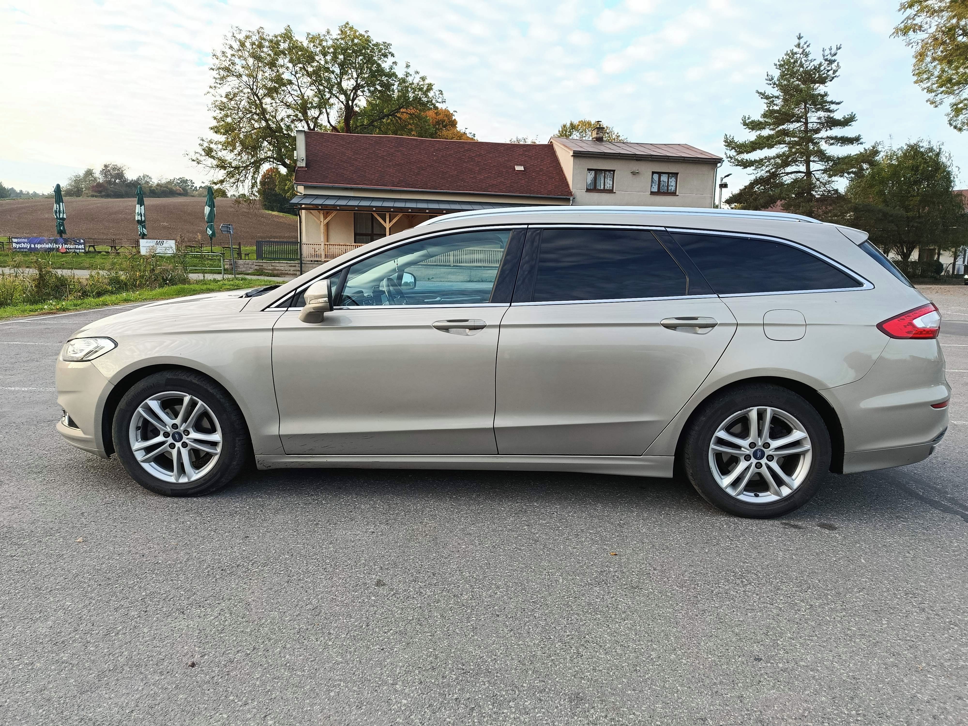 Ford Mondeo, Ford Mondeo mk5 - fotka 4