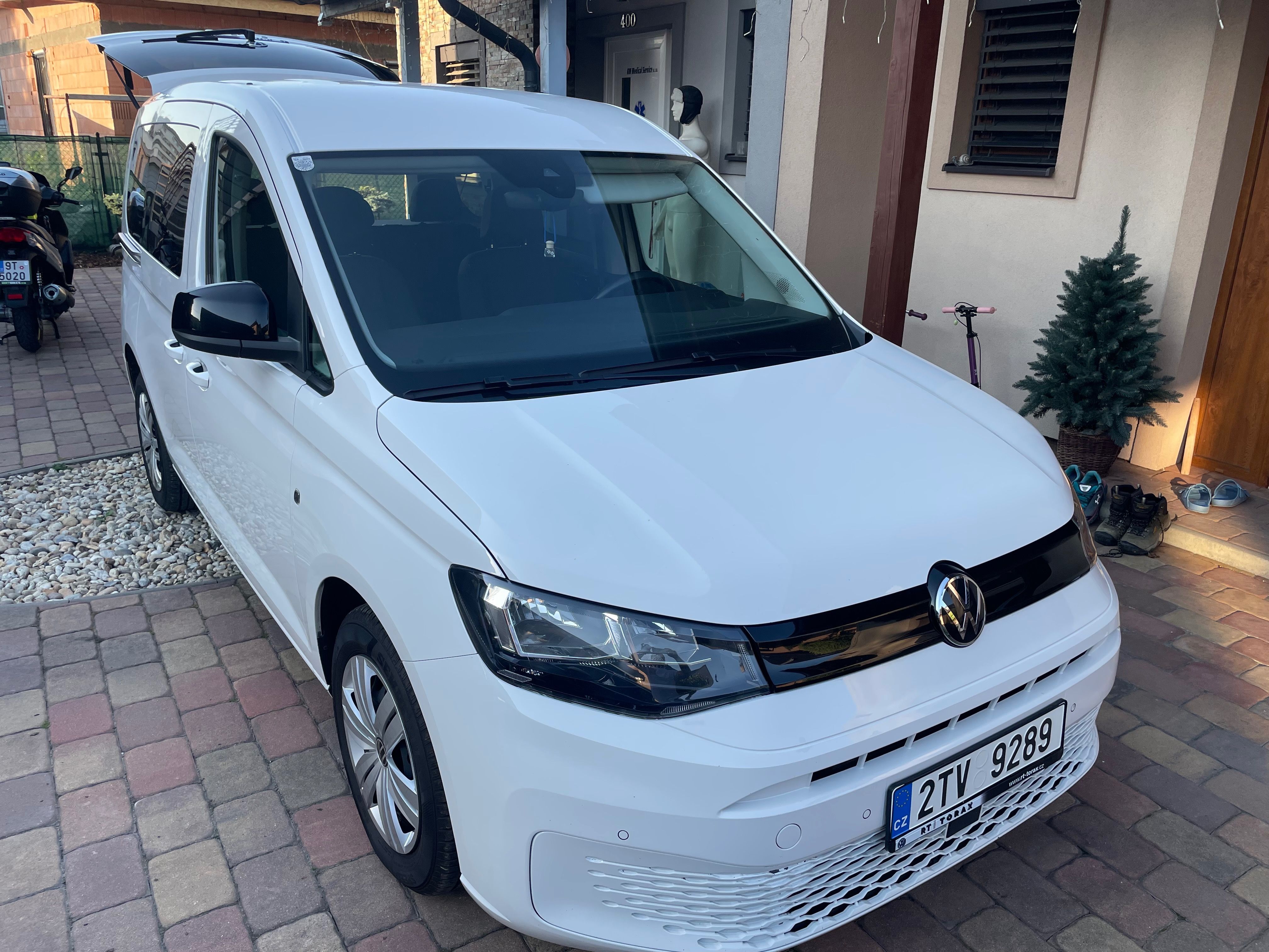 Volkswagen Caddy, 2.0 TDi/75 kW Toop stav! - fotka 5