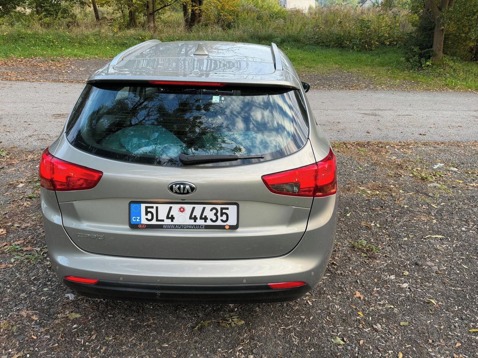 Kia Cee´d, SW 1,6GDi 1.Maj serviska - fotka 6