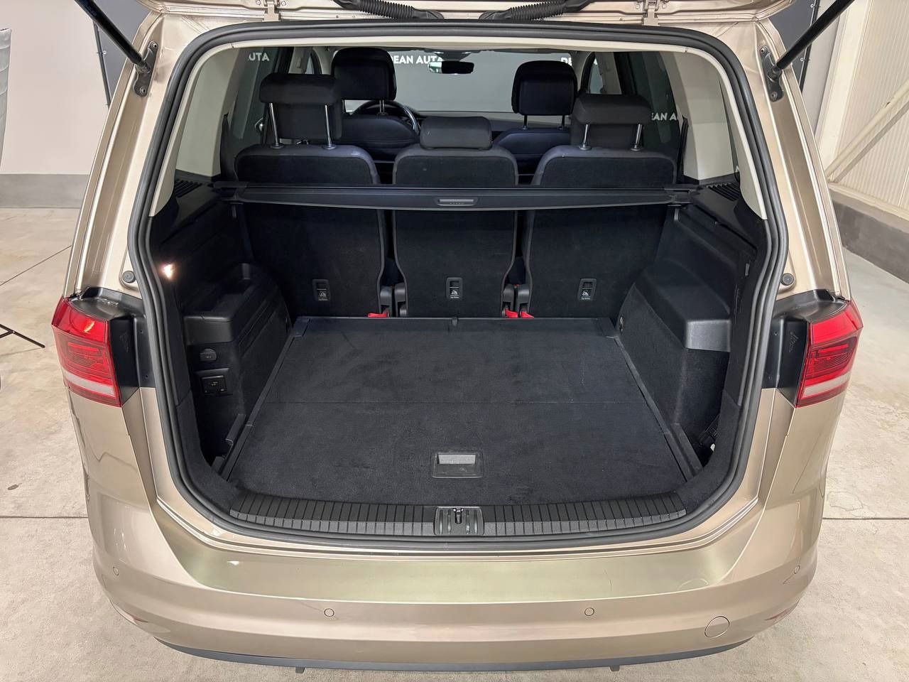 Volkswagen Touran, 1.5 TSI 110 kW Automat 153t.km - fotka 5