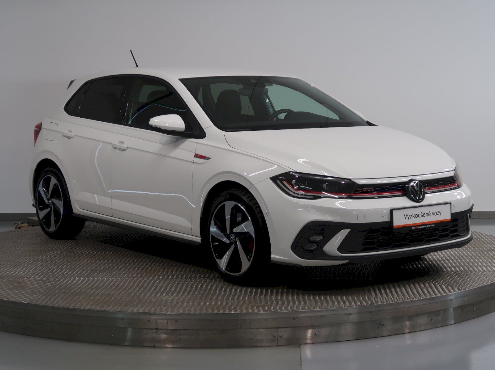 Volkswagen Polo, GTI 2.0TSI 152KW - fotka 6