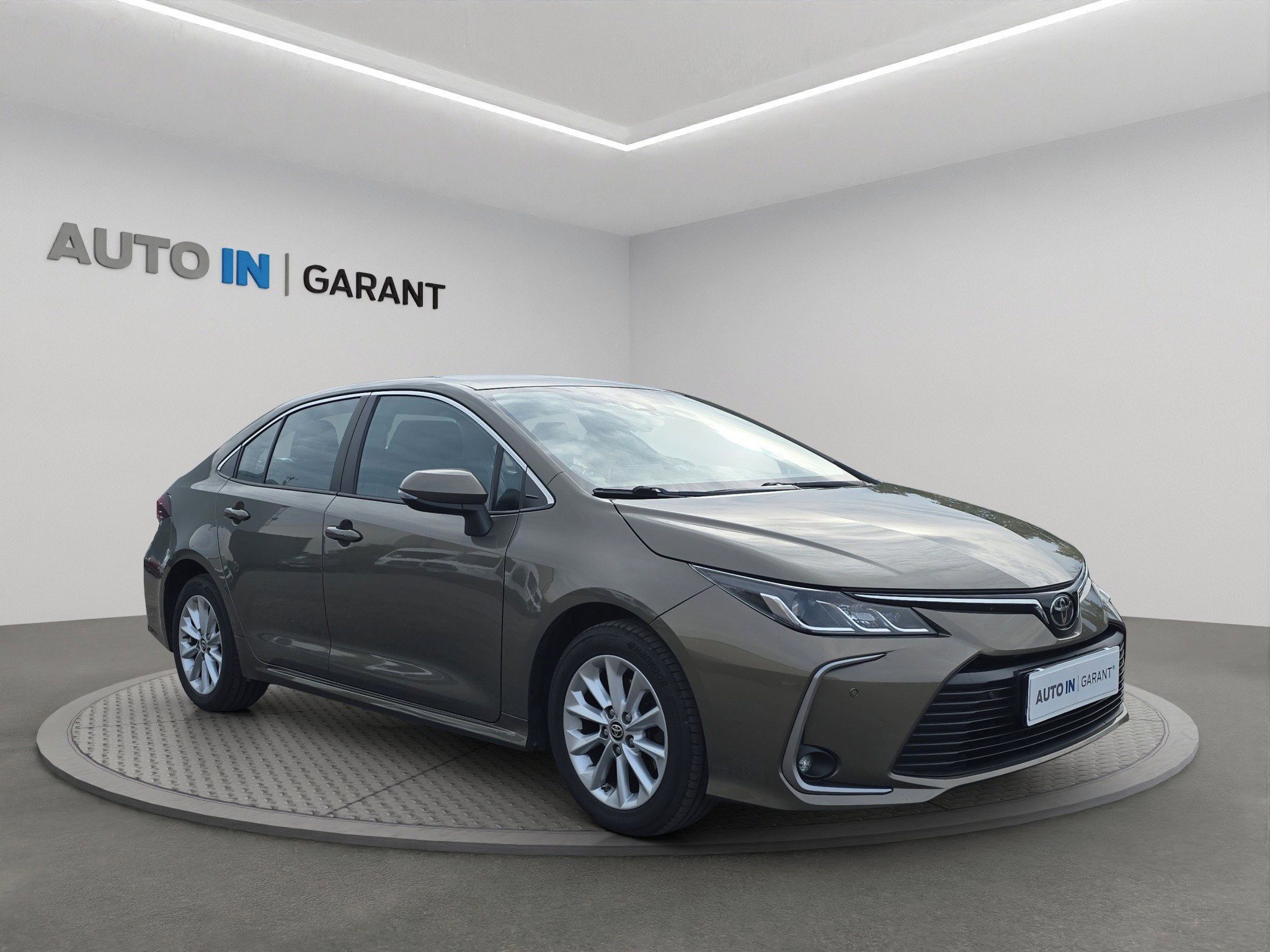 Toyota Corolla, 1.6 VVT-i 97kW, Serv. kniha - fotka 3