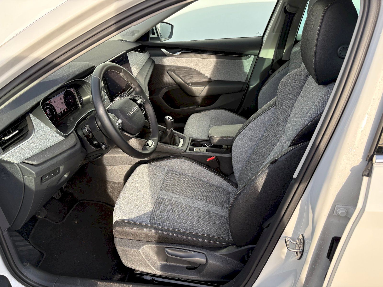 Škoda Octavia, Top Selection 1.5 TSI / 85 kW - fotka 6
