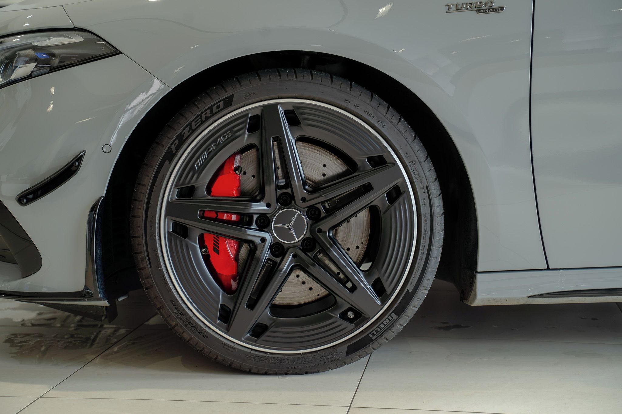 Mercedes-Benz Třídy A, 35 AMG 4M/AERO/PANO/LED/TOP - fotka 6