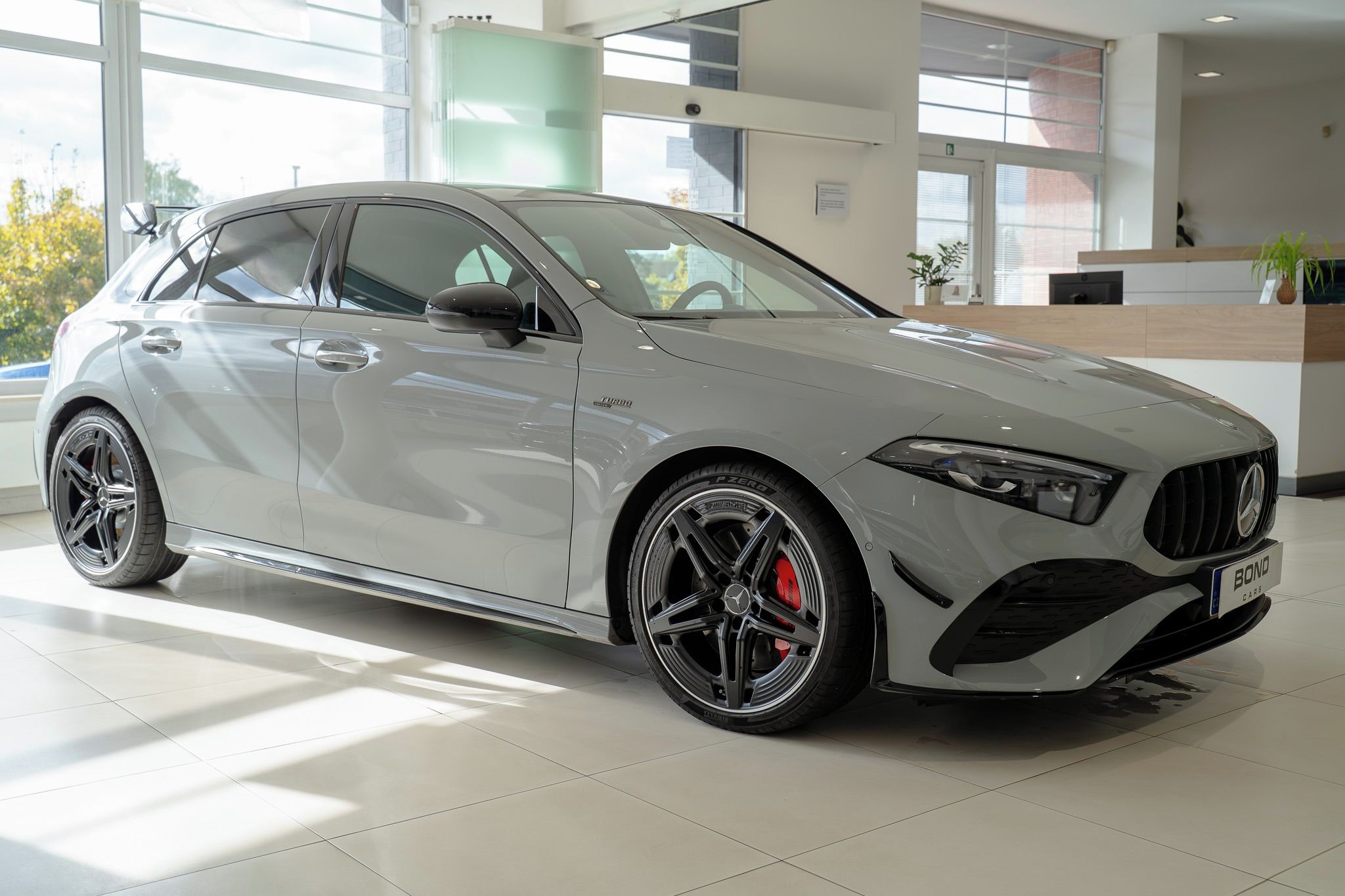Mercedes-Benz Třídy A, 35 AMG 4M/AERO/PANO/LED/TOP - fotka 2