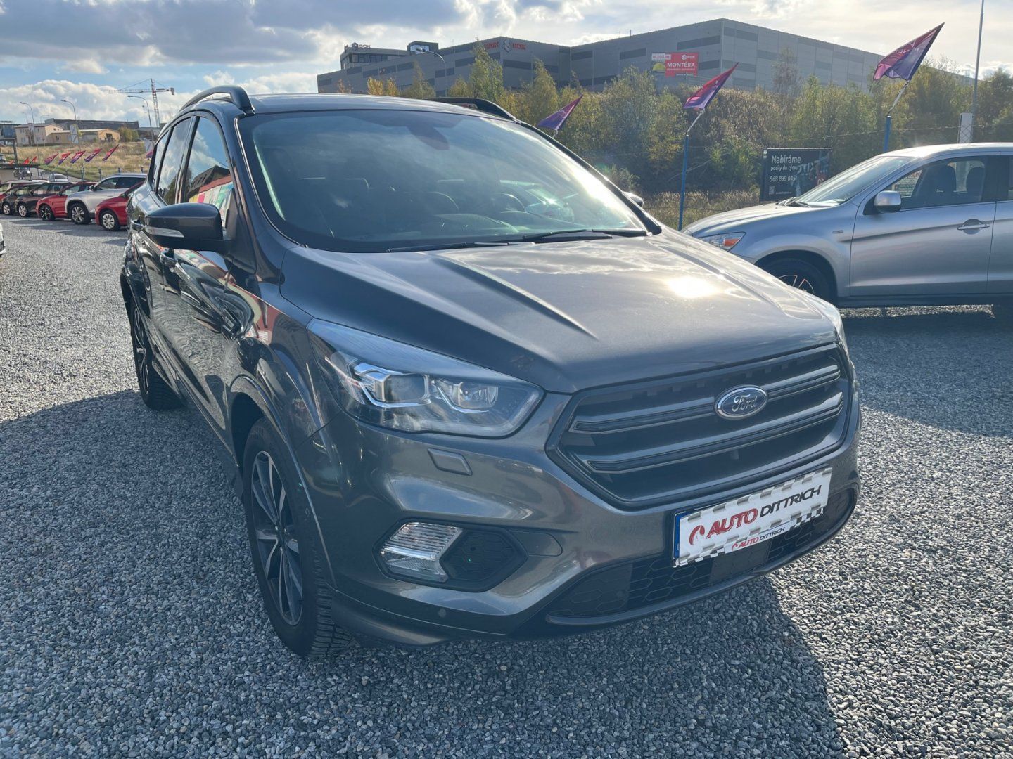 Ford Kuga, 1.5 EB ST- LINE - fotka 4