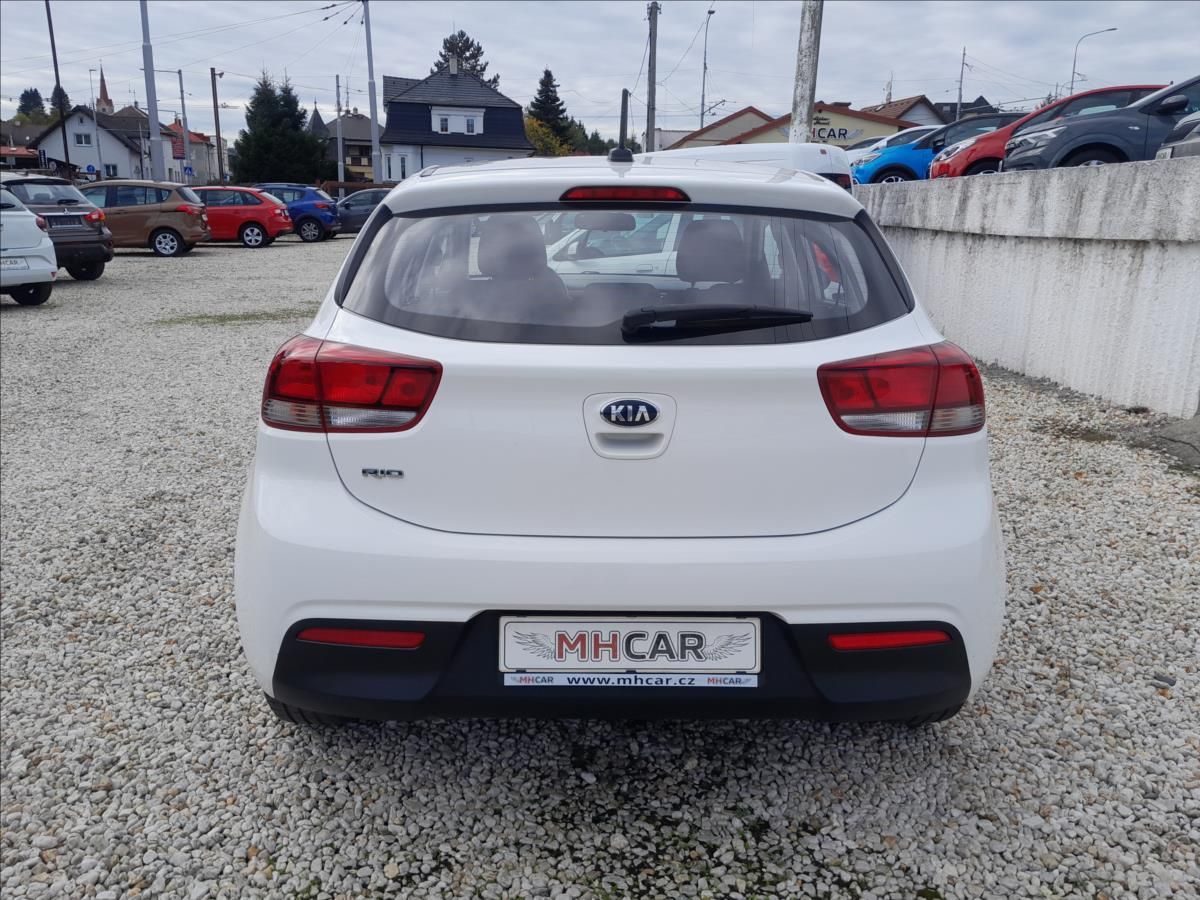 Kia Rio, 1,2i 61kW - fotka 6