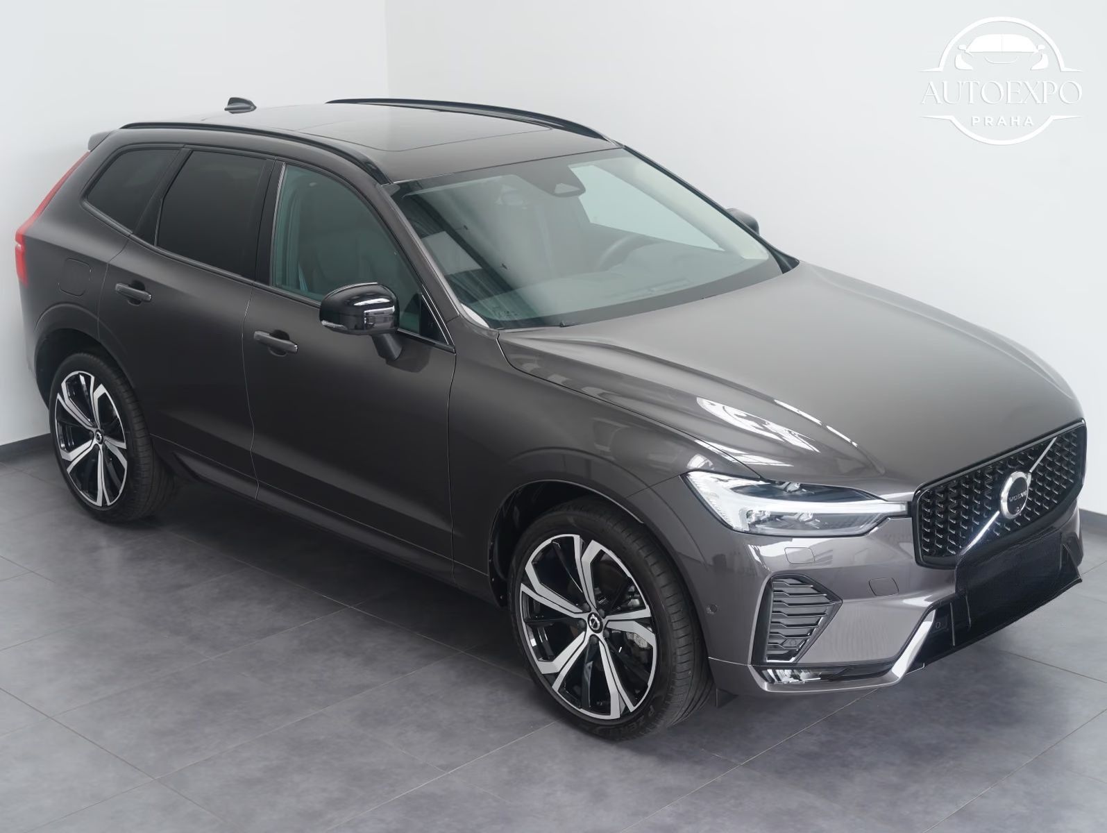 Volvo XC60, B4 B Plus Dark*LED*PANORAMA - fotka 6