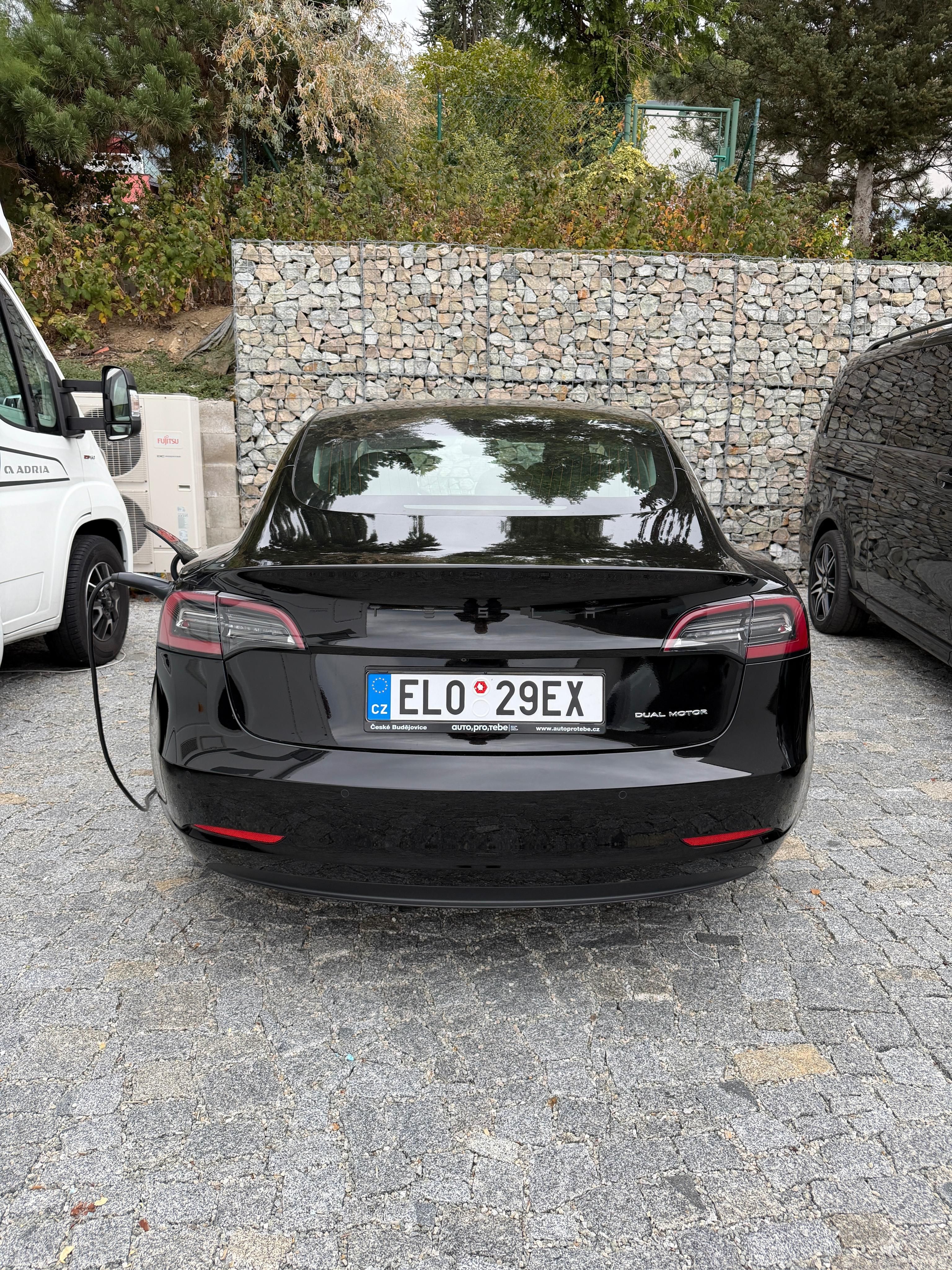 Tesla Model 3, Long Range 4WD 78kWh, SoH 84% - fotka 3