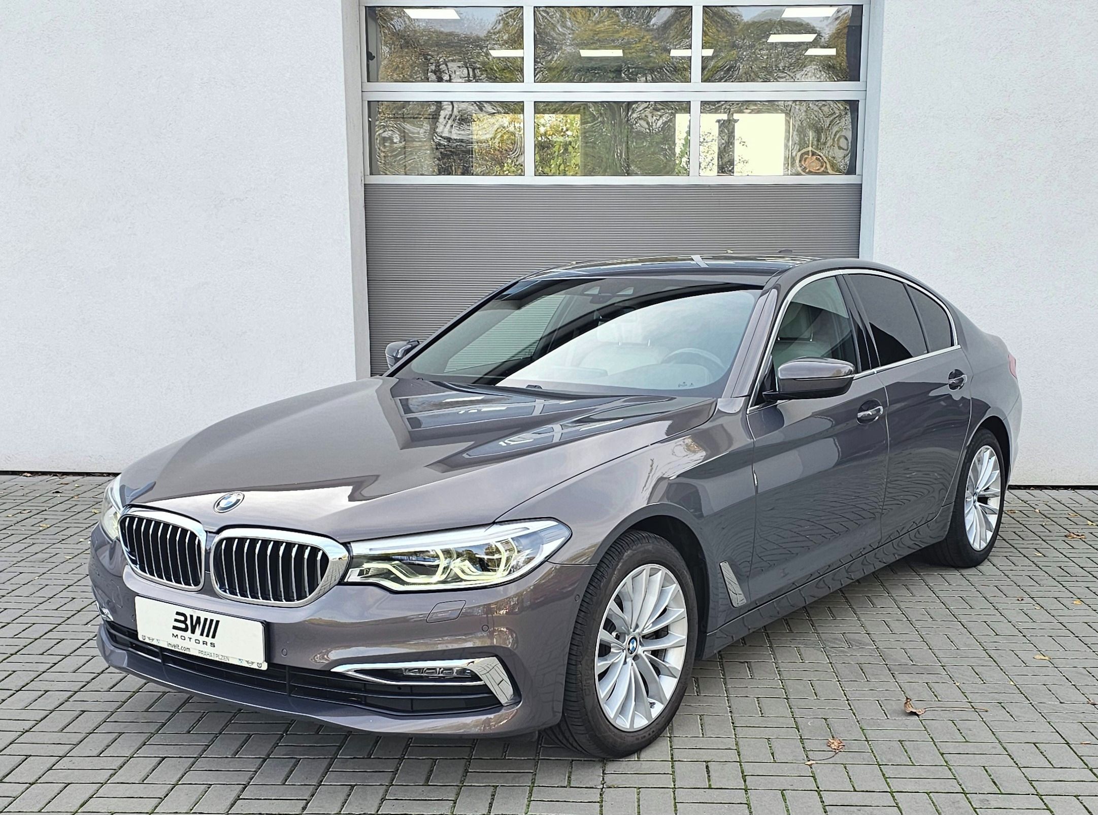 BMW Řada 5, 520d xDrive Individual