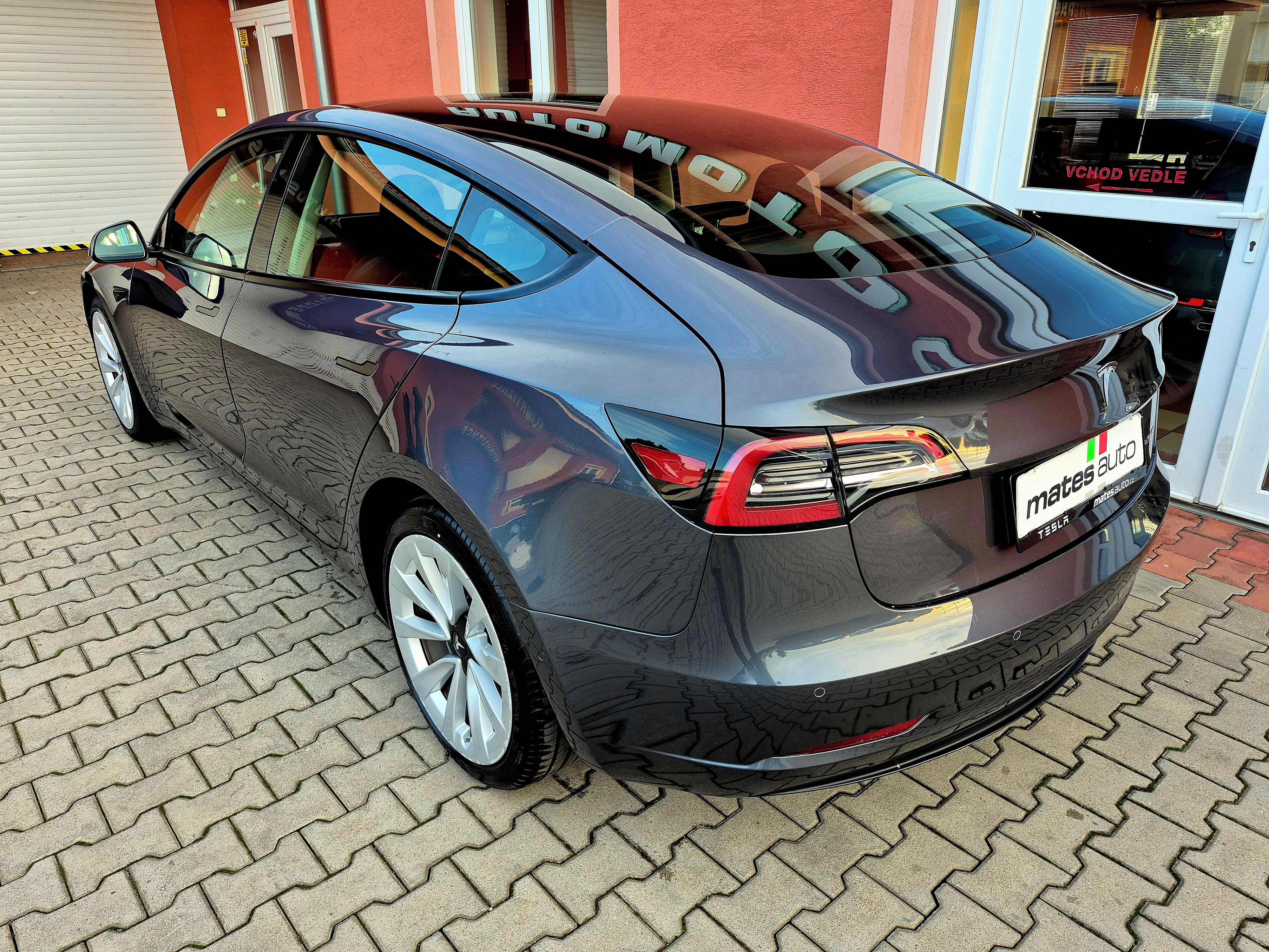 Tesla Model 3, Long Range Dual Motor - 366 kW - fotka 3