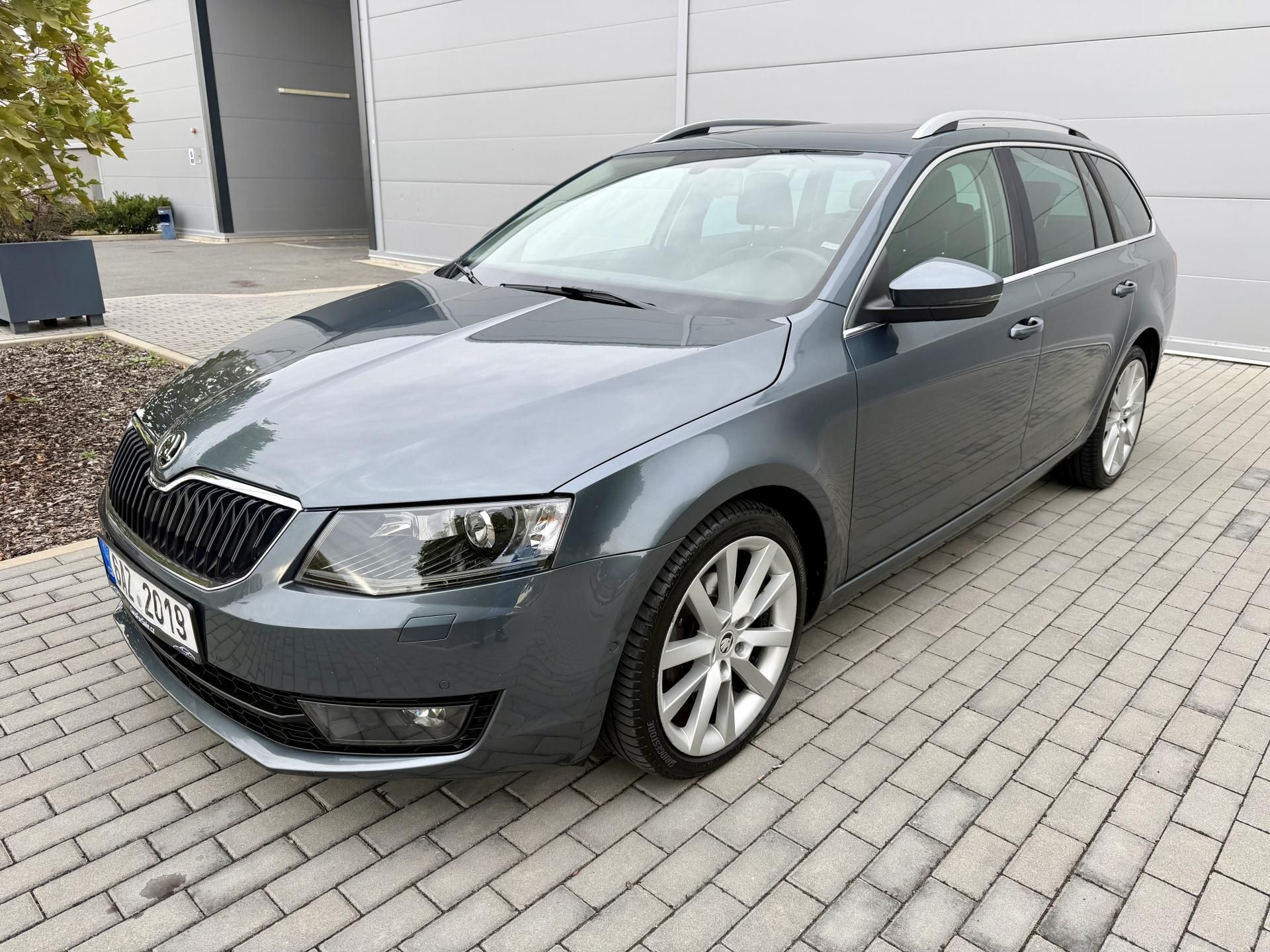 Škoda Octavia, 2.0 TDI 110kW DSG ELEGANCE!!! - fotka 3