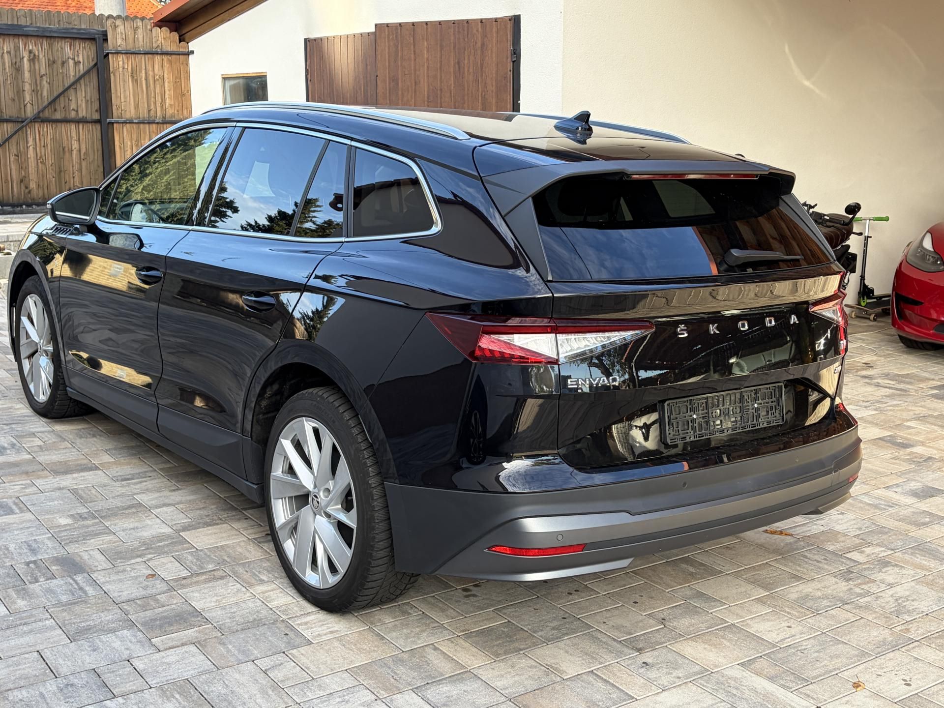 Škoda Enyaq, 80, SOH 90%,panorama, TČ - fotka 2