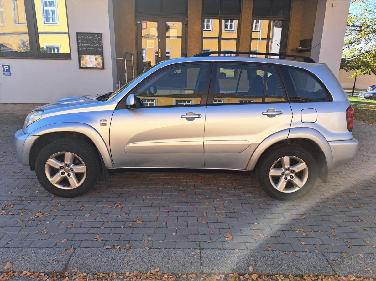 Toyota Rav4, 2,0 D-4D - fotka 5