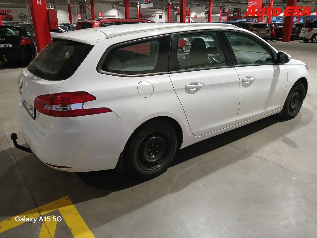Peugeot 308, 1.2 PT,ČR - fotka 2