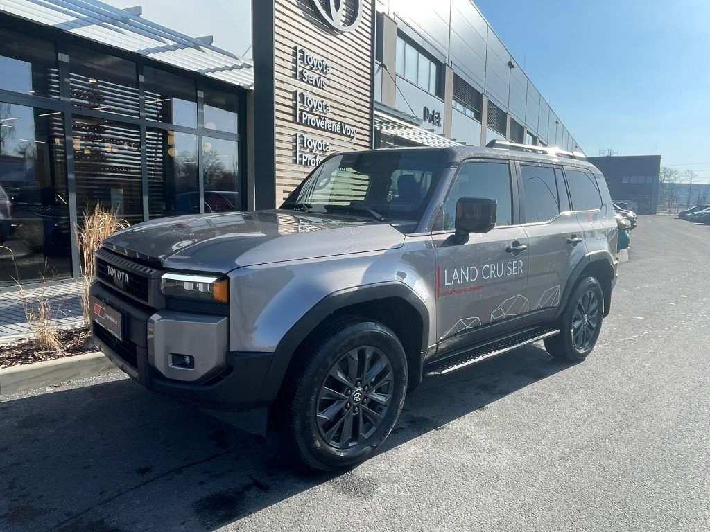 Toyota Land Cruiser, 2.8D 8AT 4x4 Executive Skyview - fotka 2