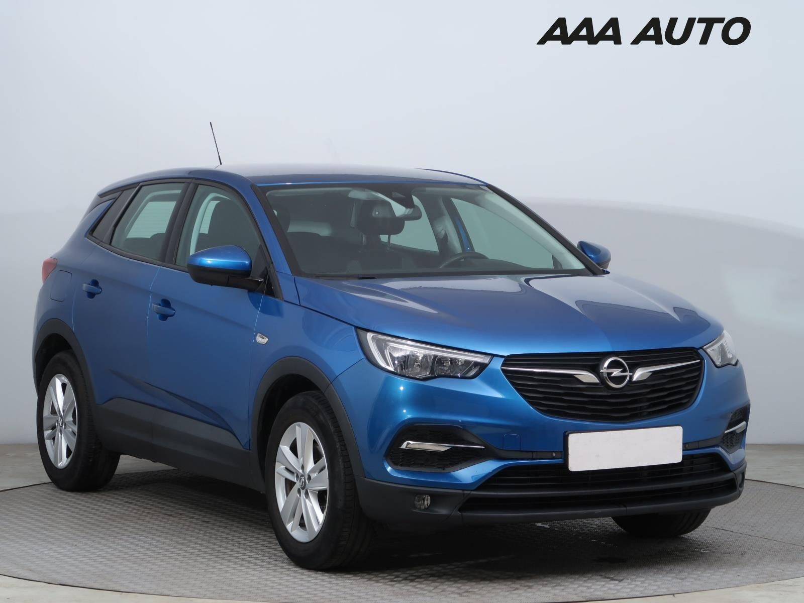 Opel Grandland X, 1.2 Turbo, ČR,1.maj