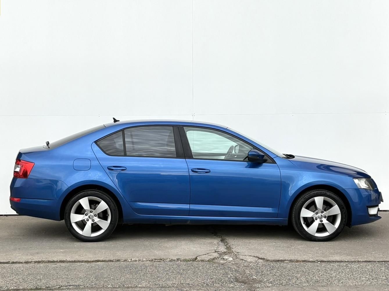 Škoda Octavia, 2.0 TDI DSG / 110 kW Elegance - fotka 3