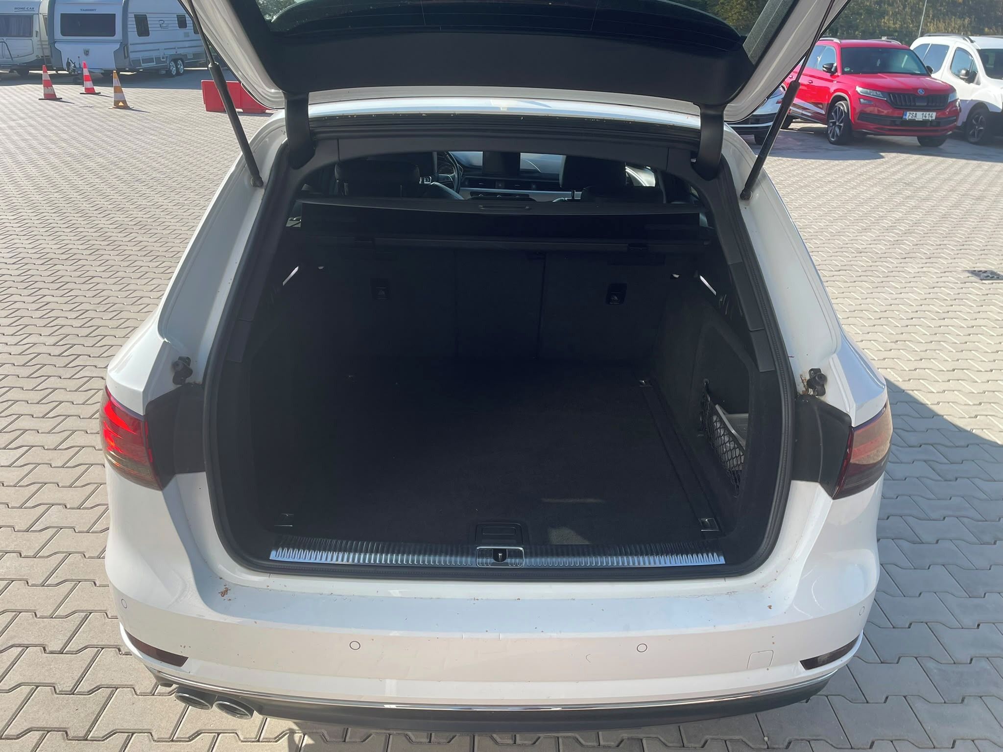 Audi A4 Avant, 2.0Tdi 140kw, el.kufr, automat - fotka 5