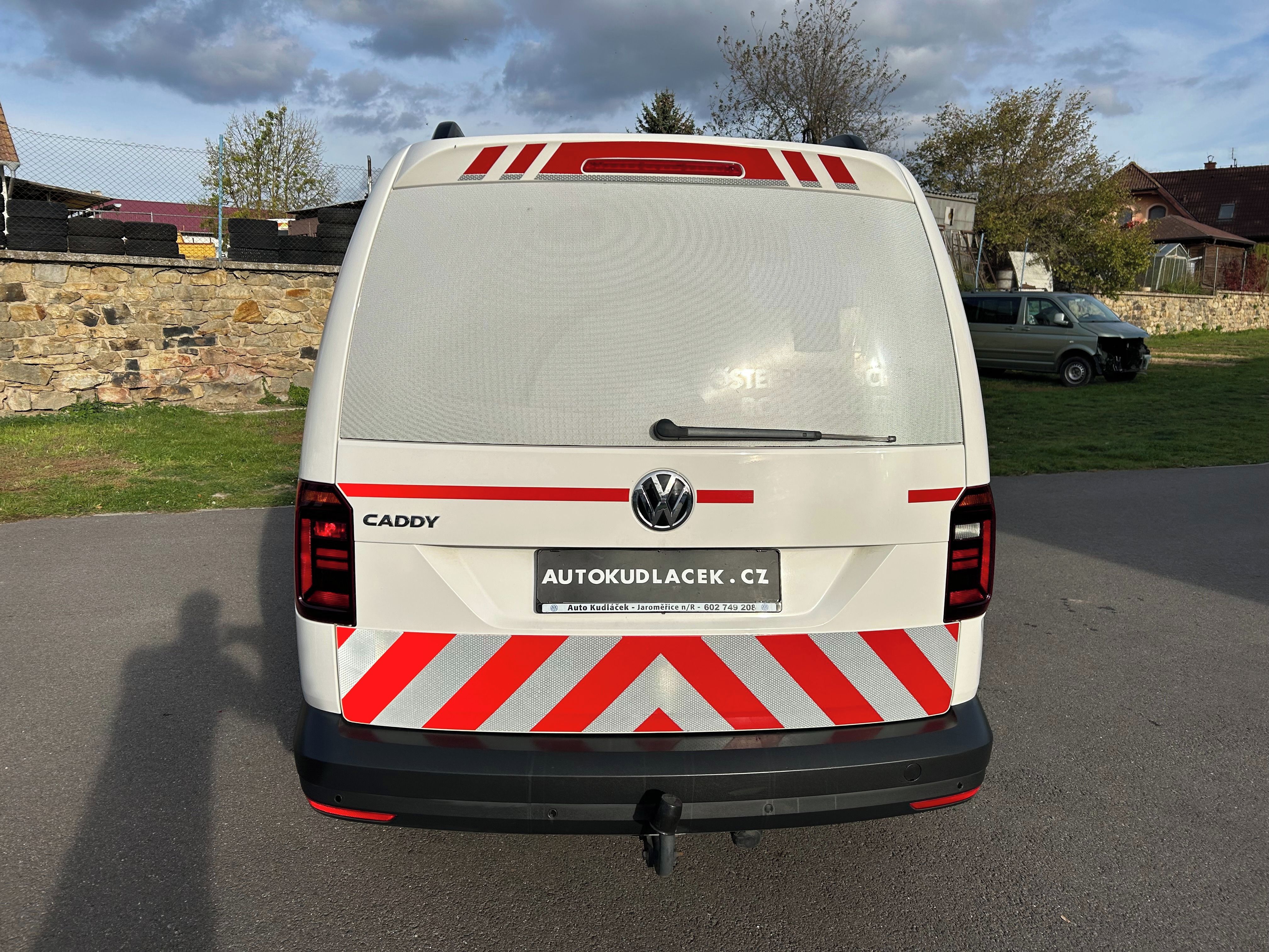 Volkswagen Caddy, 2.0 TDI Sanitní vůz 4x4 7míst - fotka 6