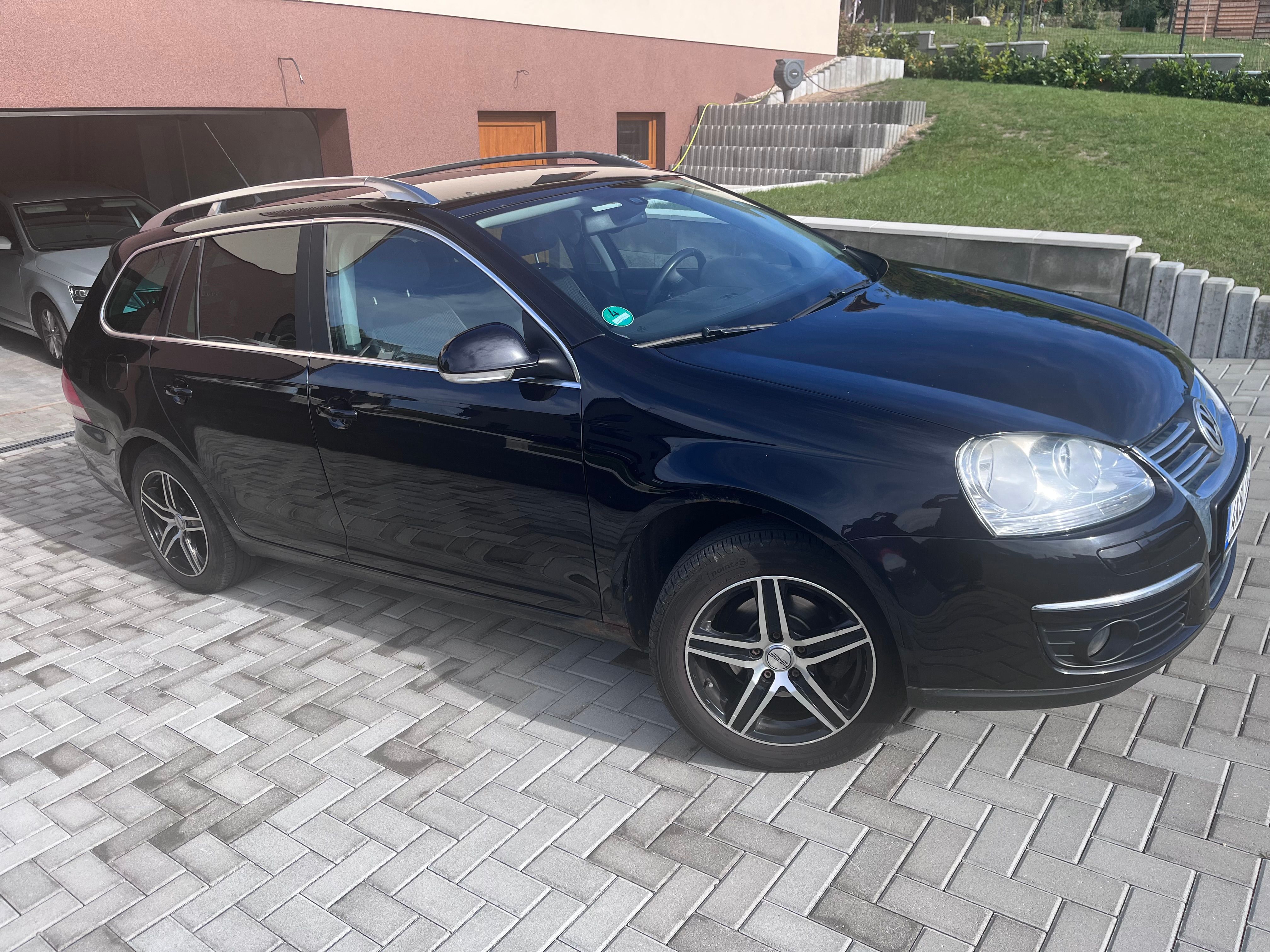Volkswagen Golf, VW Golf V combi 1.6 benzín - fotka 3