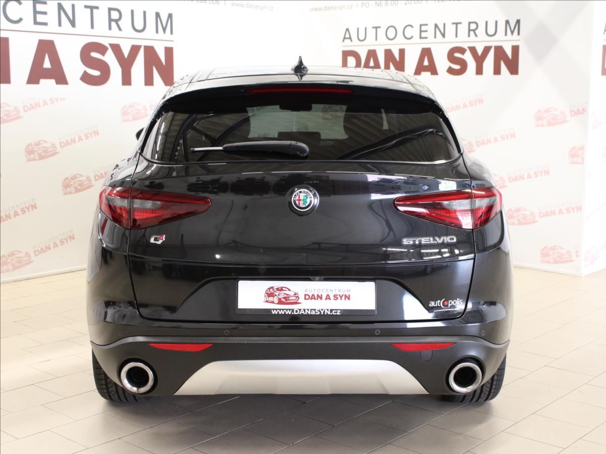 Alfa Romeo Stelvio, 2,0 TBi 280k Q4 Kůže Led - fotka 5