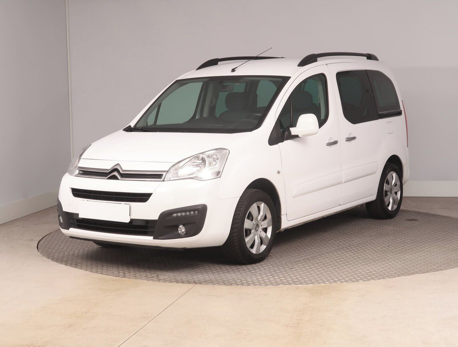 Citroën Berlingo, 1.6 BlueHDi, 5Míst, Klima, ČR - fotka 2
