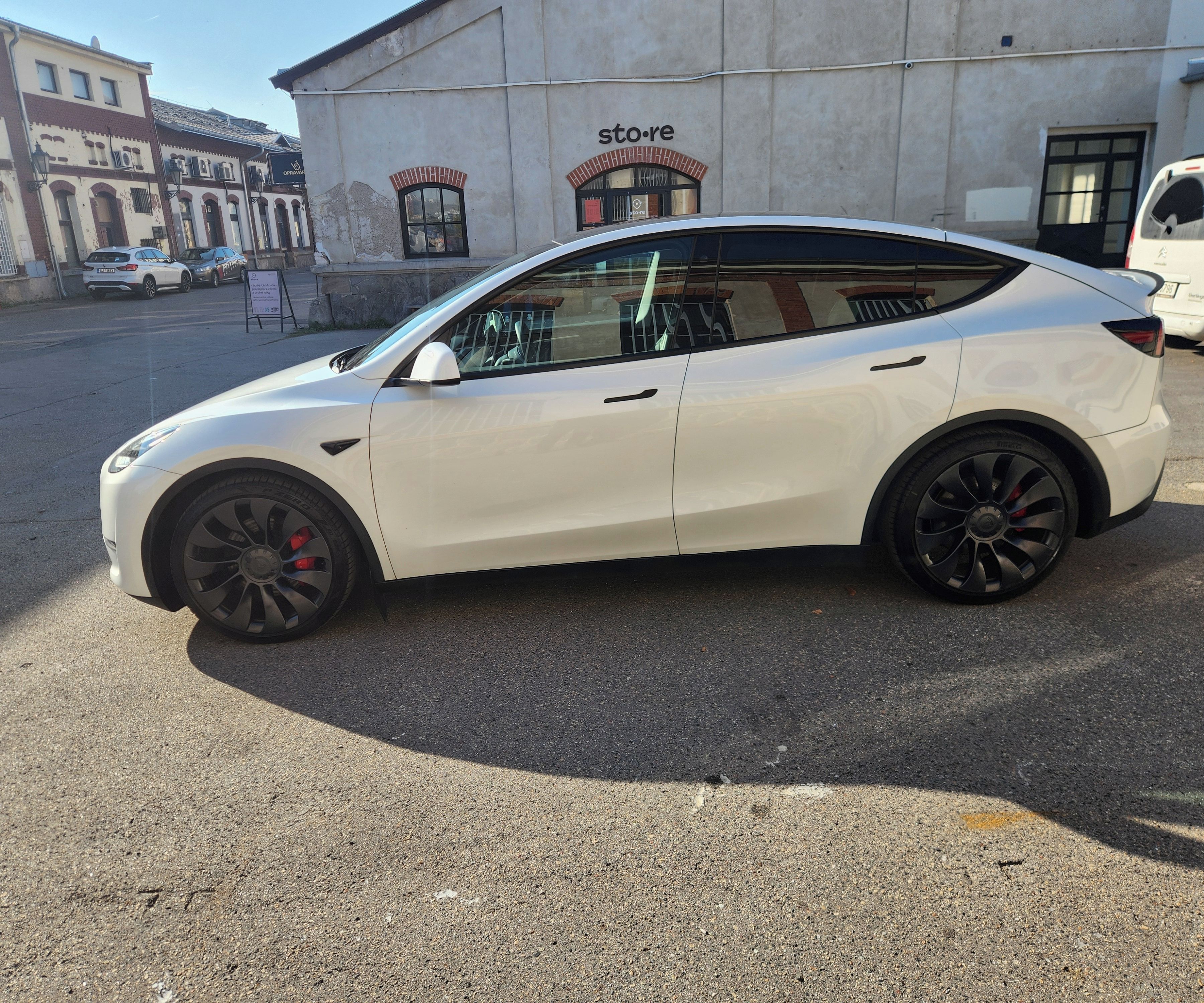 Tesla Model Y, 534KW*78,8KWh*PERFORMENS* - fotka 6