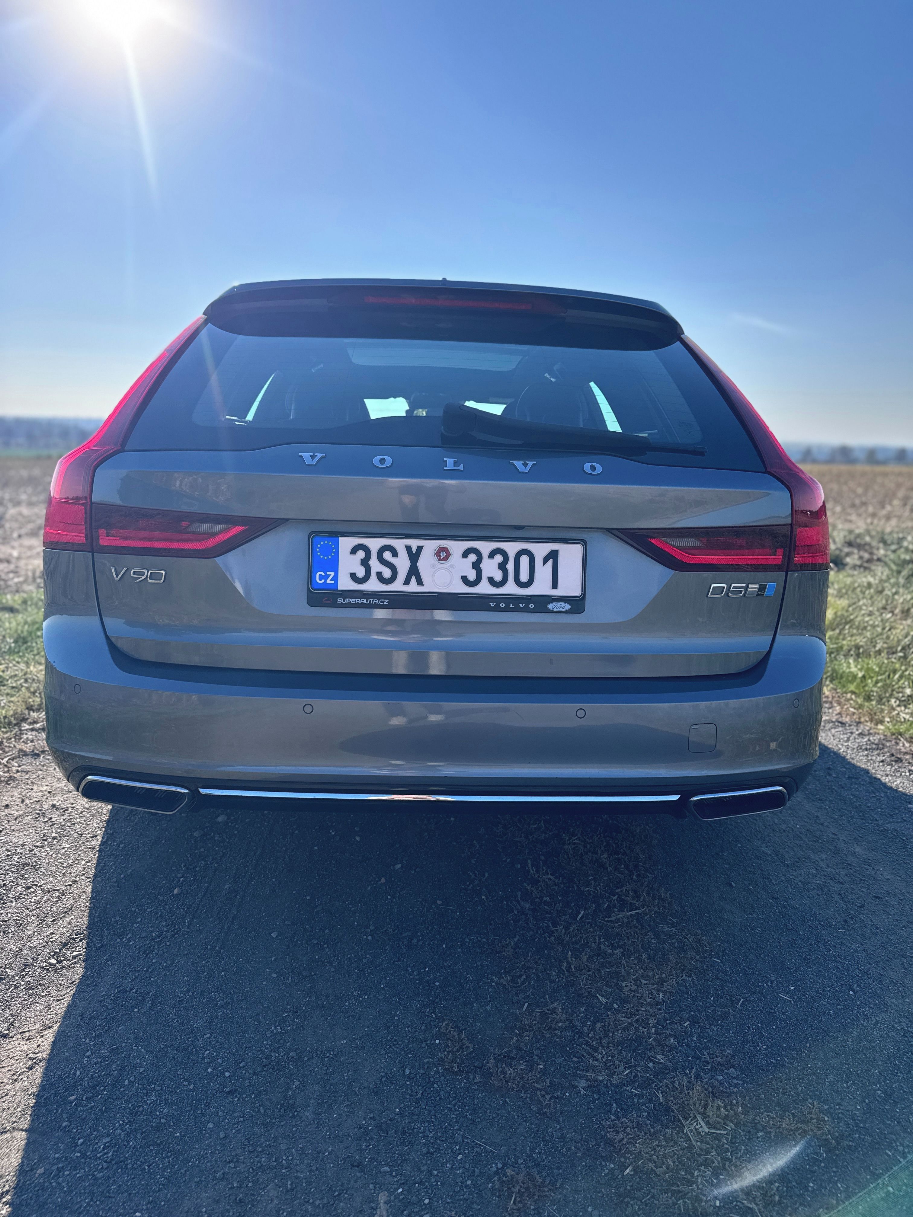 Volvo V90, AWD INSCRIPTION D5 - fotka 2