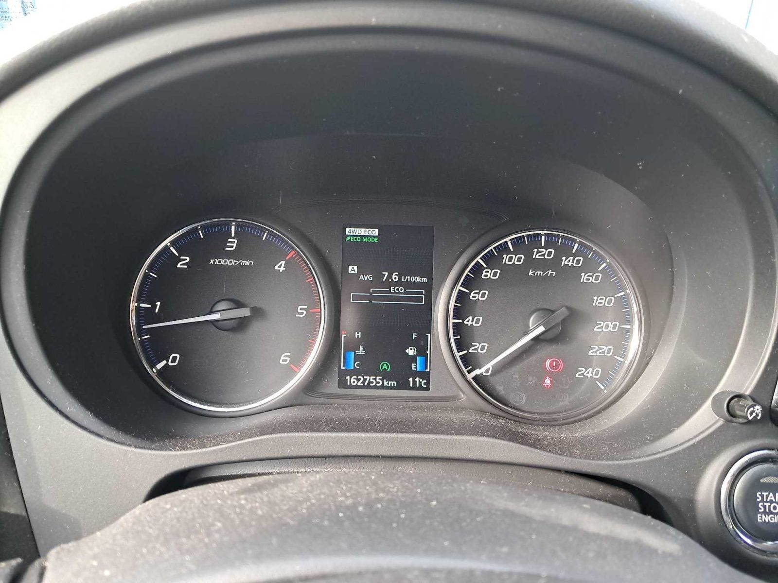 Mitsubishi Outlander, 2.2 DI-D, 4X4, 7 míst, ČR - fotka 3