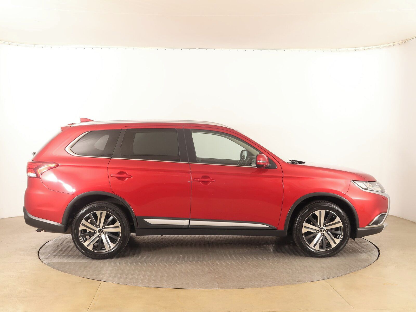 Mitsubishi Outlander, 2.0, Intense, 4X4, Automat - fotka 6