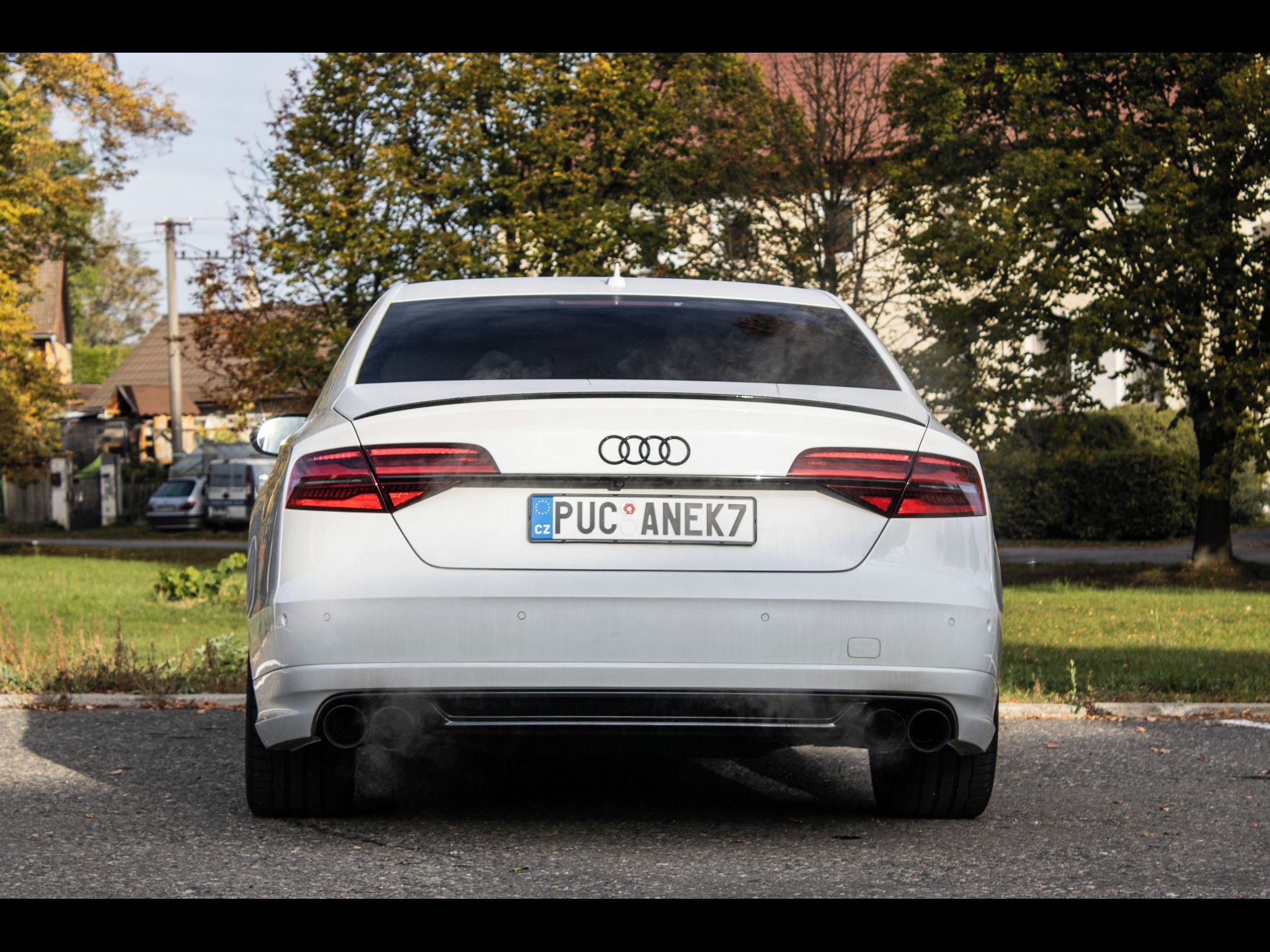 Audi S8 - fotka 6