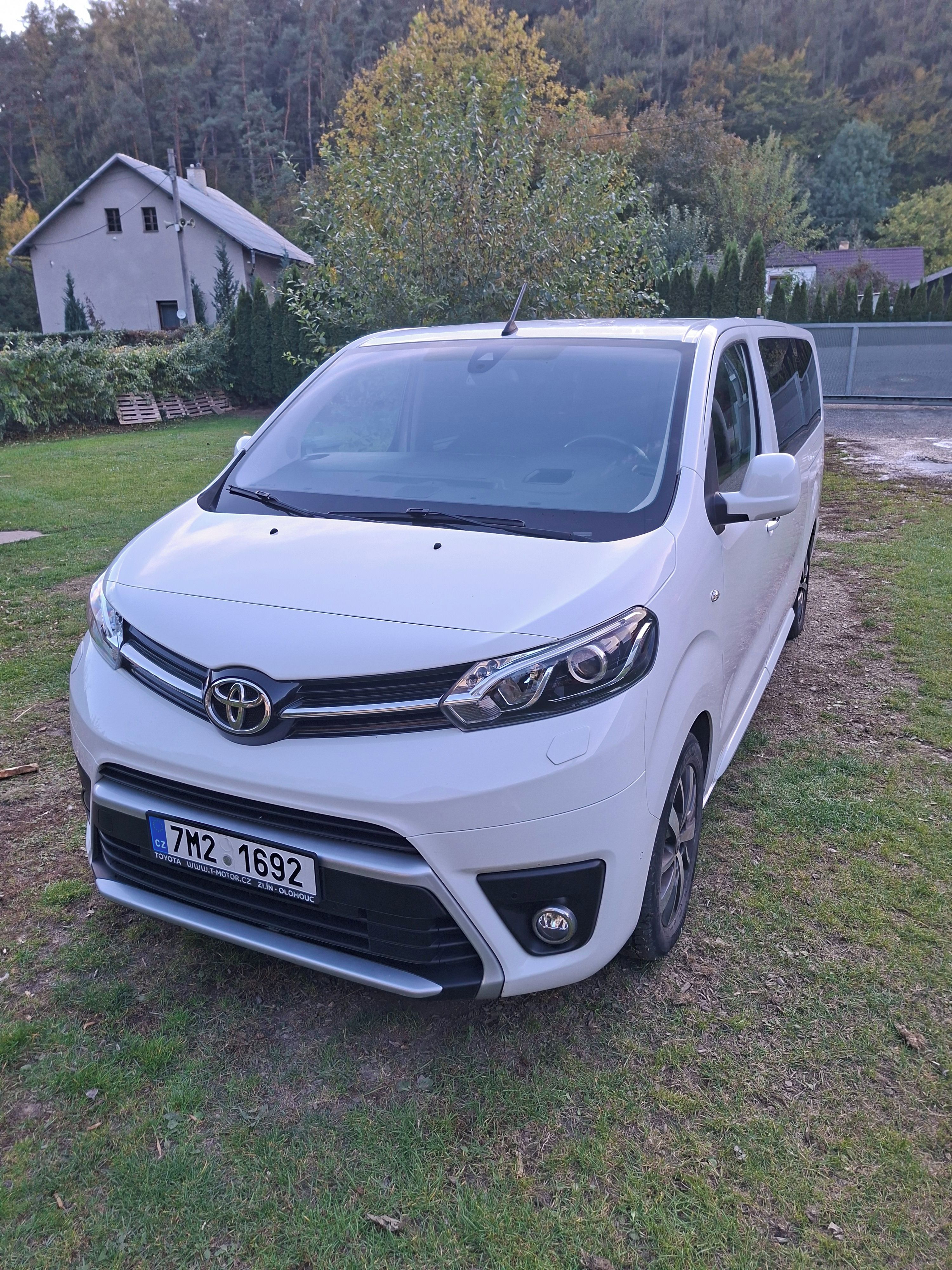Toyota Proace, Toyota Proace Verso 2.0 D