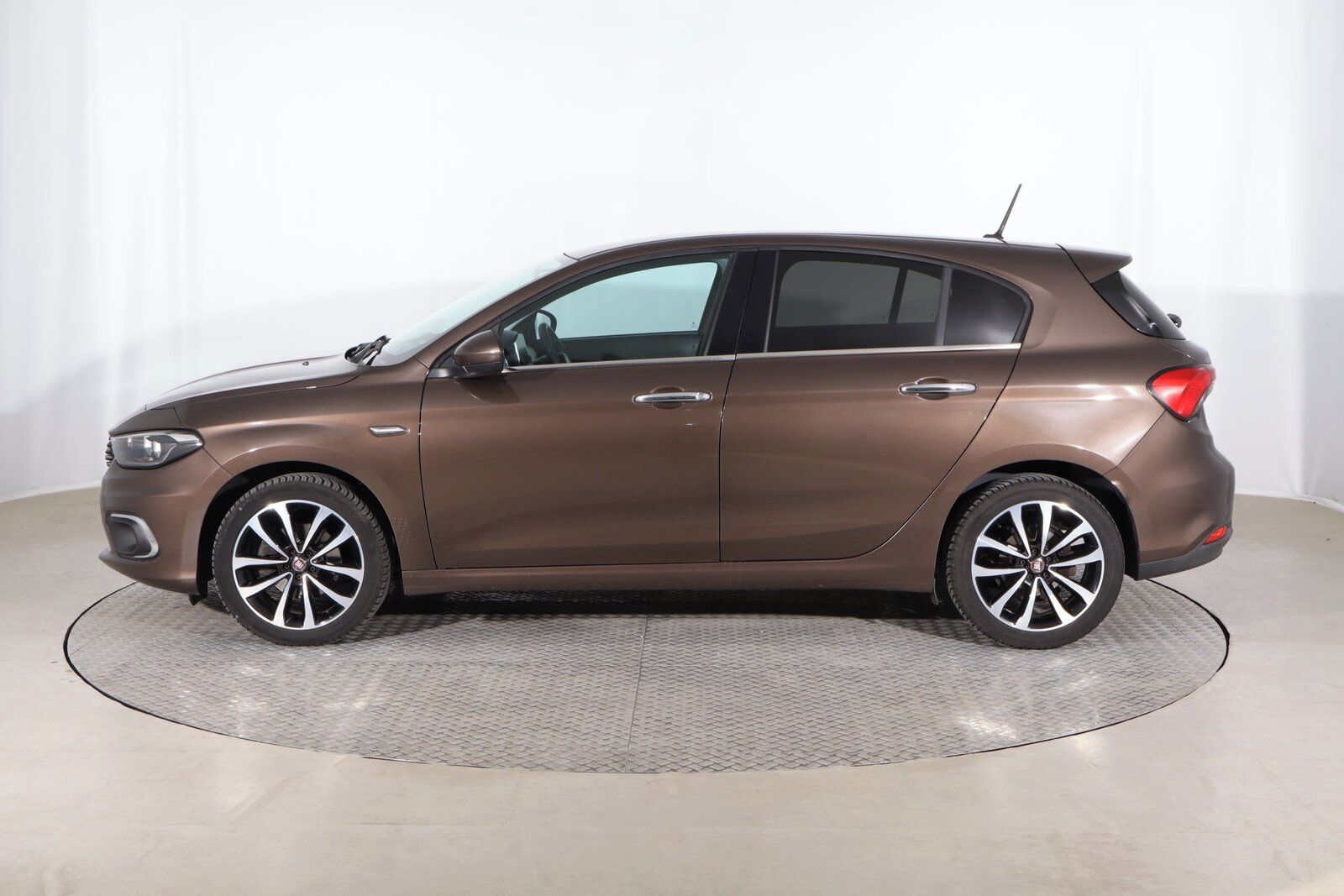 Fiat Tipo, 1.4 T-Jet, Serv.kniha - fotka 3