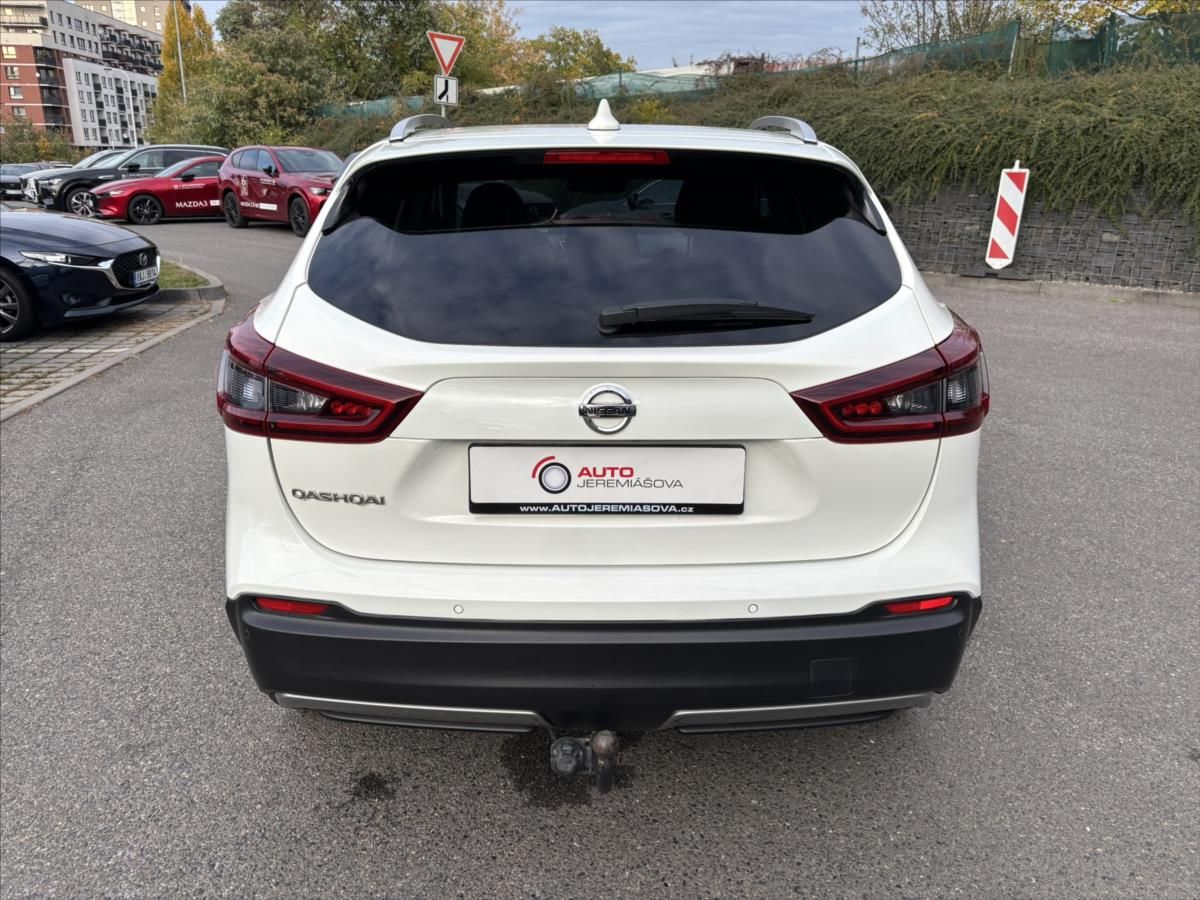 Nissan Qashqai, 1,3 DIG-T Tekna PANORAMA TAŽNÉ - fotka 4