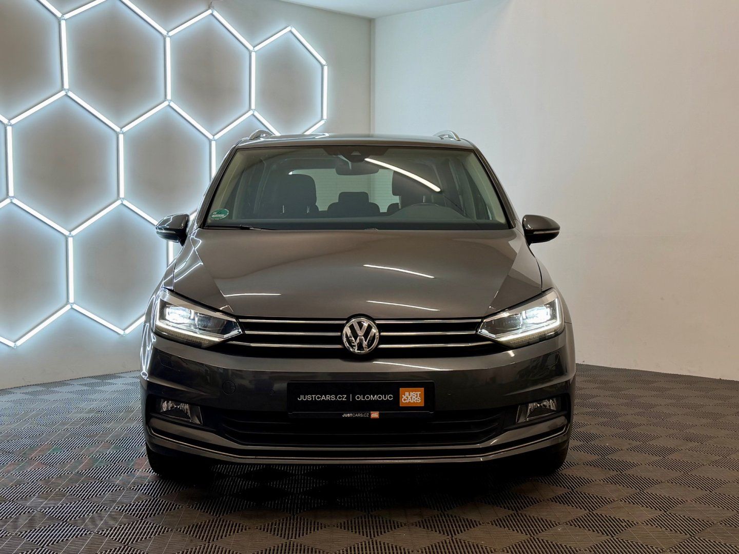 Volkswagen Touran, 1.2 TSI 81 kW Sound/7. MÍST/TZ - fotka 3