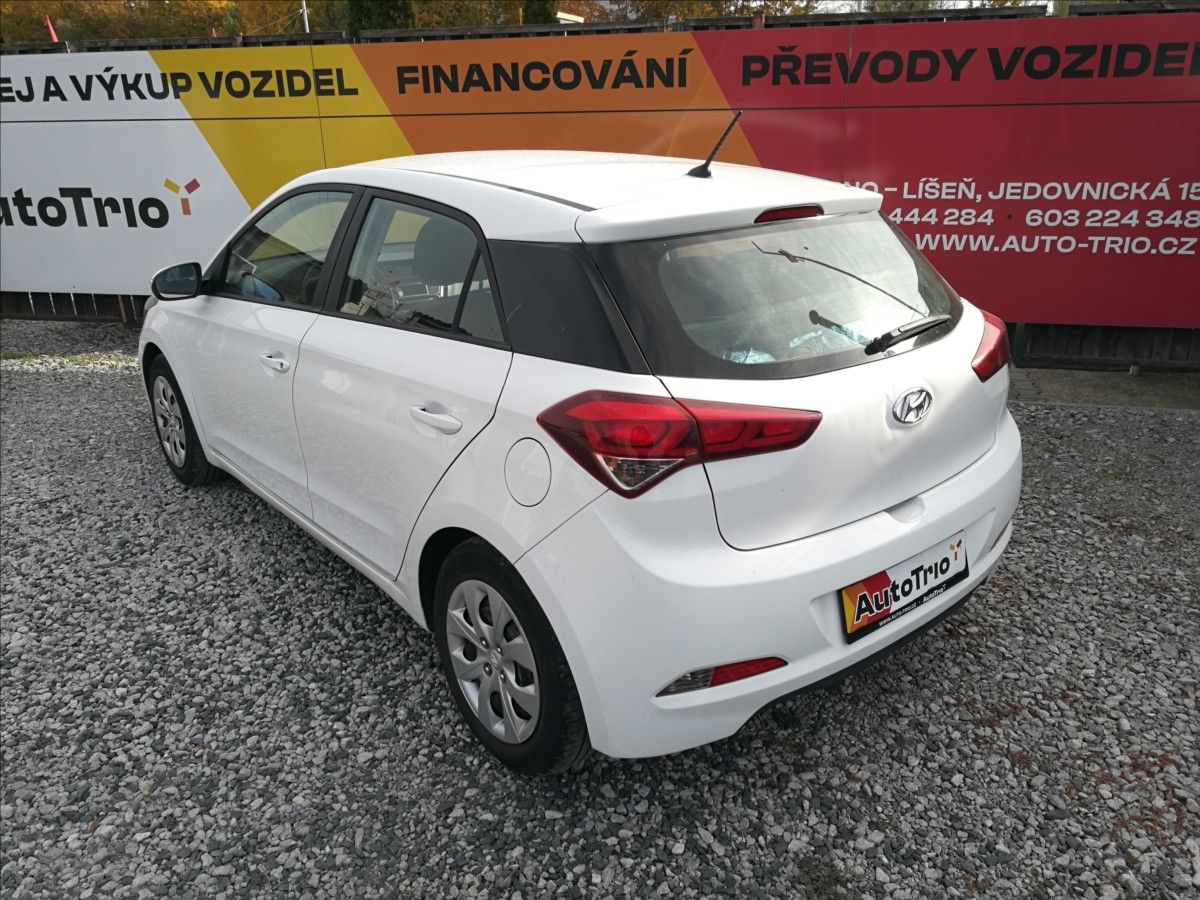 Hyundai i20, 1,3 i servis.knížka - fotka 4