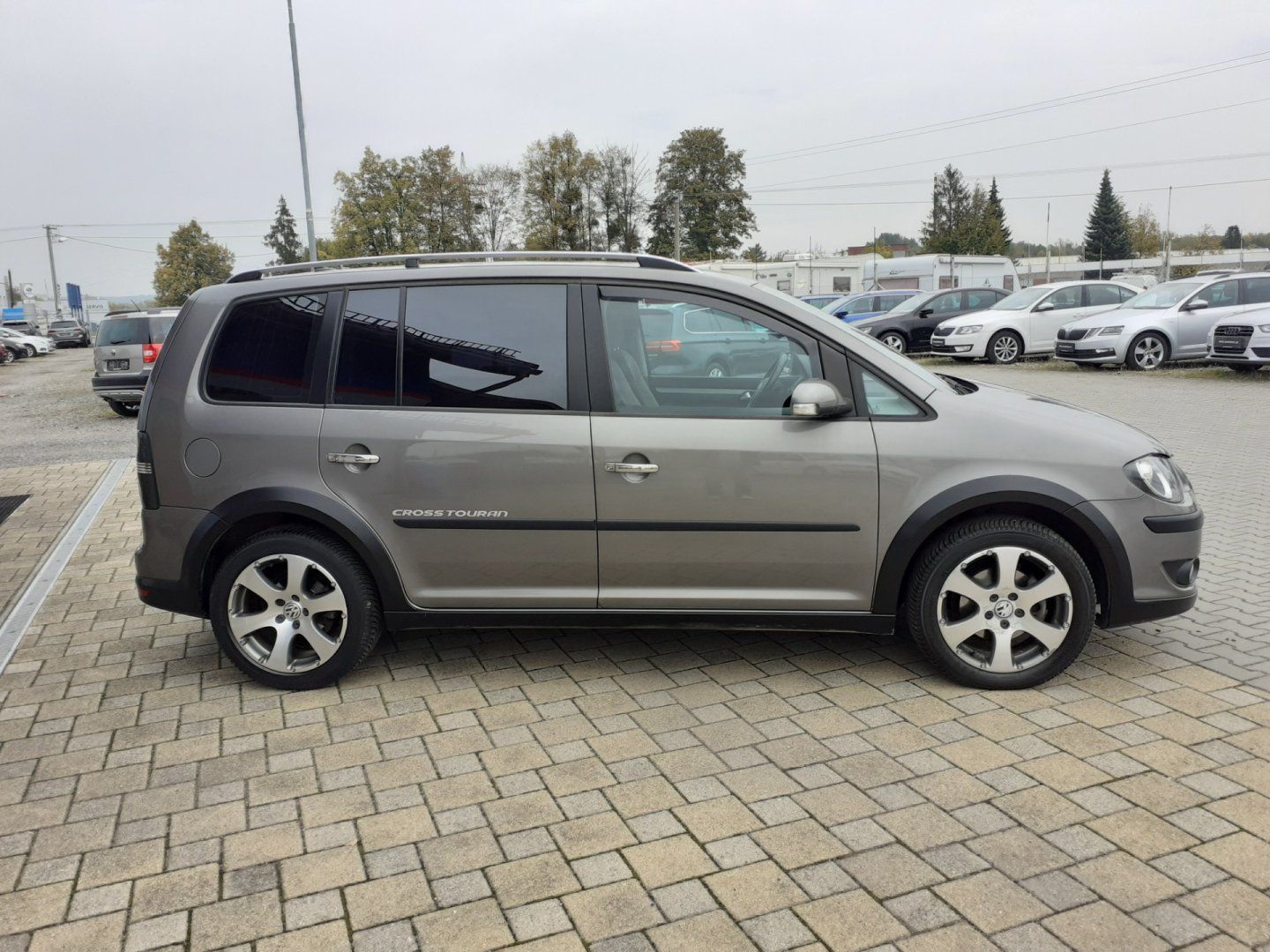 Volkswagen Touran, Cross 2.0 TDi - fotka 3