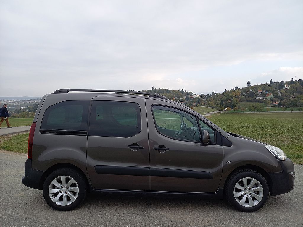 Peugeot Partner Tepee, 1.6i 88kW klima + alu + LPG - fotka 6