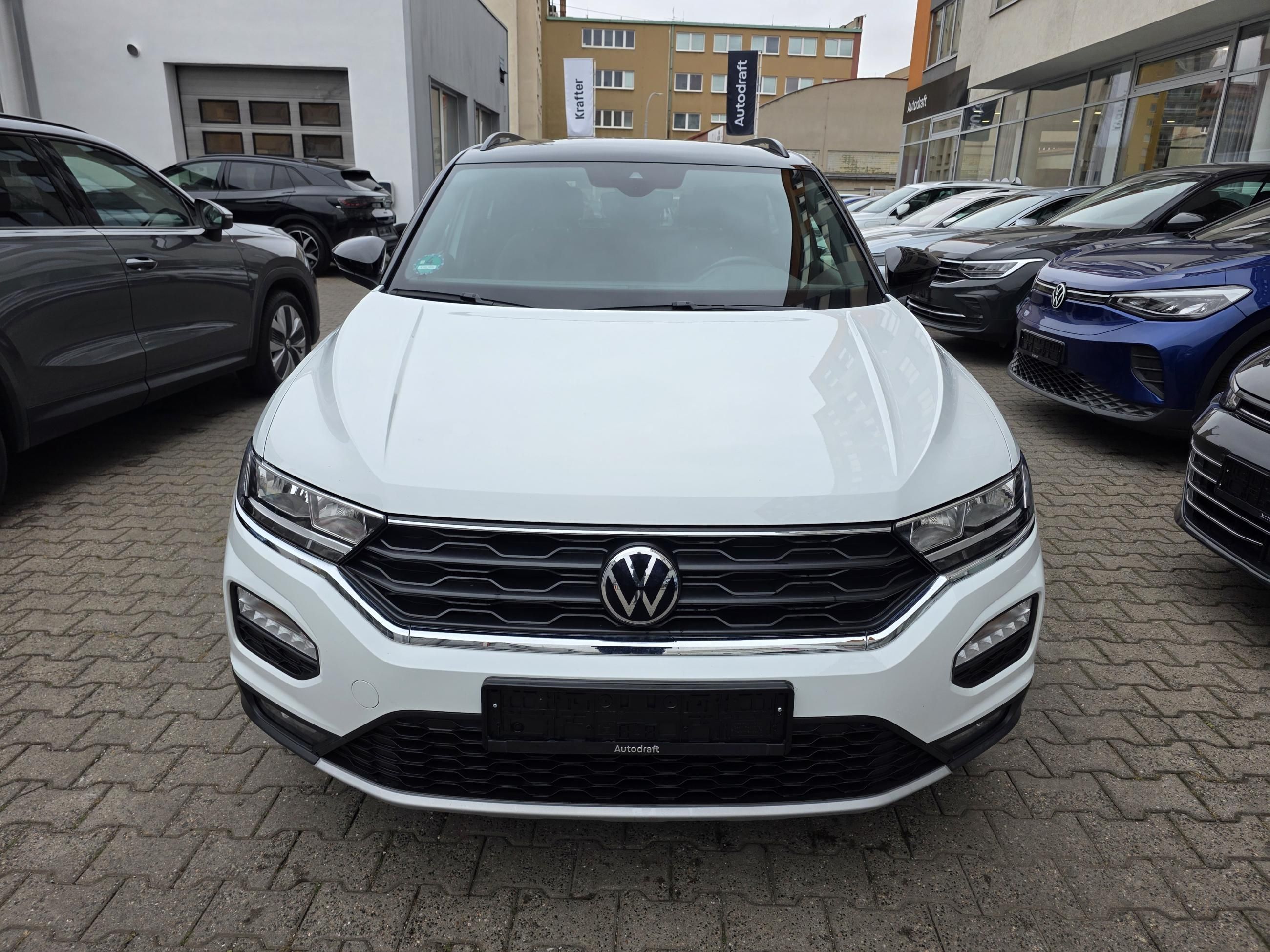 Volkswagen T-Roc, 2.0 TDI 110kW DSG Sport - fotka 3