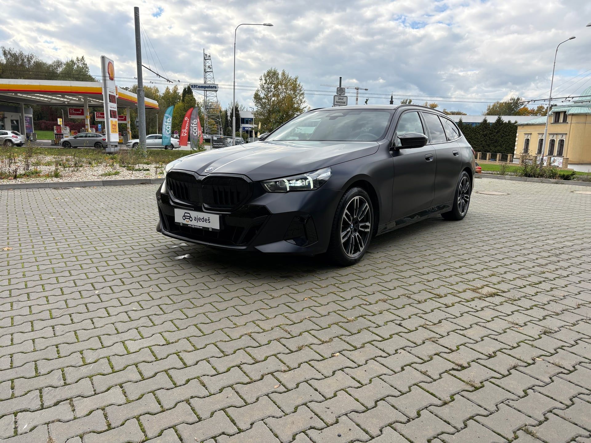 BMW Řada 5, 520d xDrive/Touring/M-Paket - fotka 2