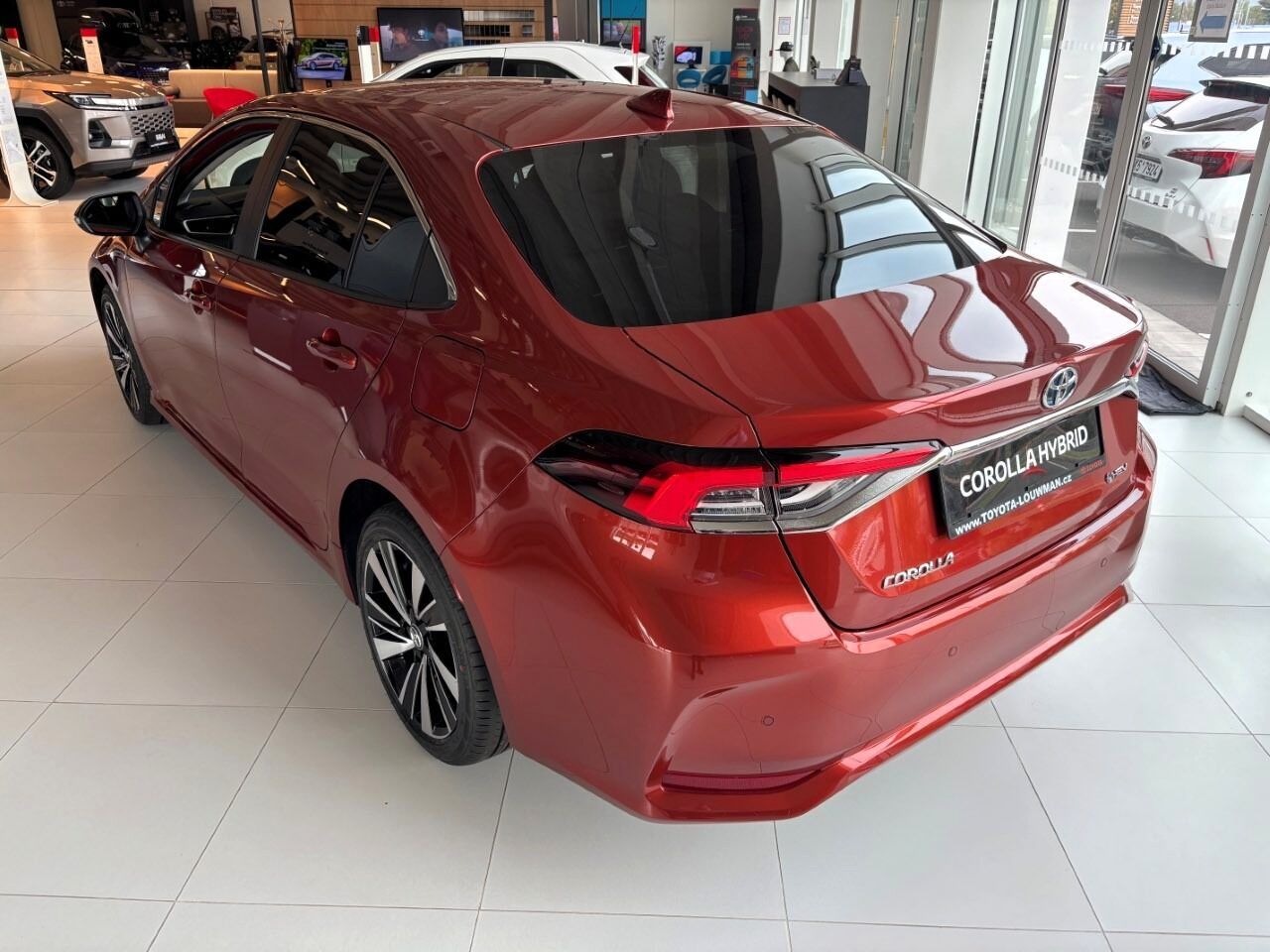 Toyota Corolla, 1,8 HEV Style SD - fotka 5
