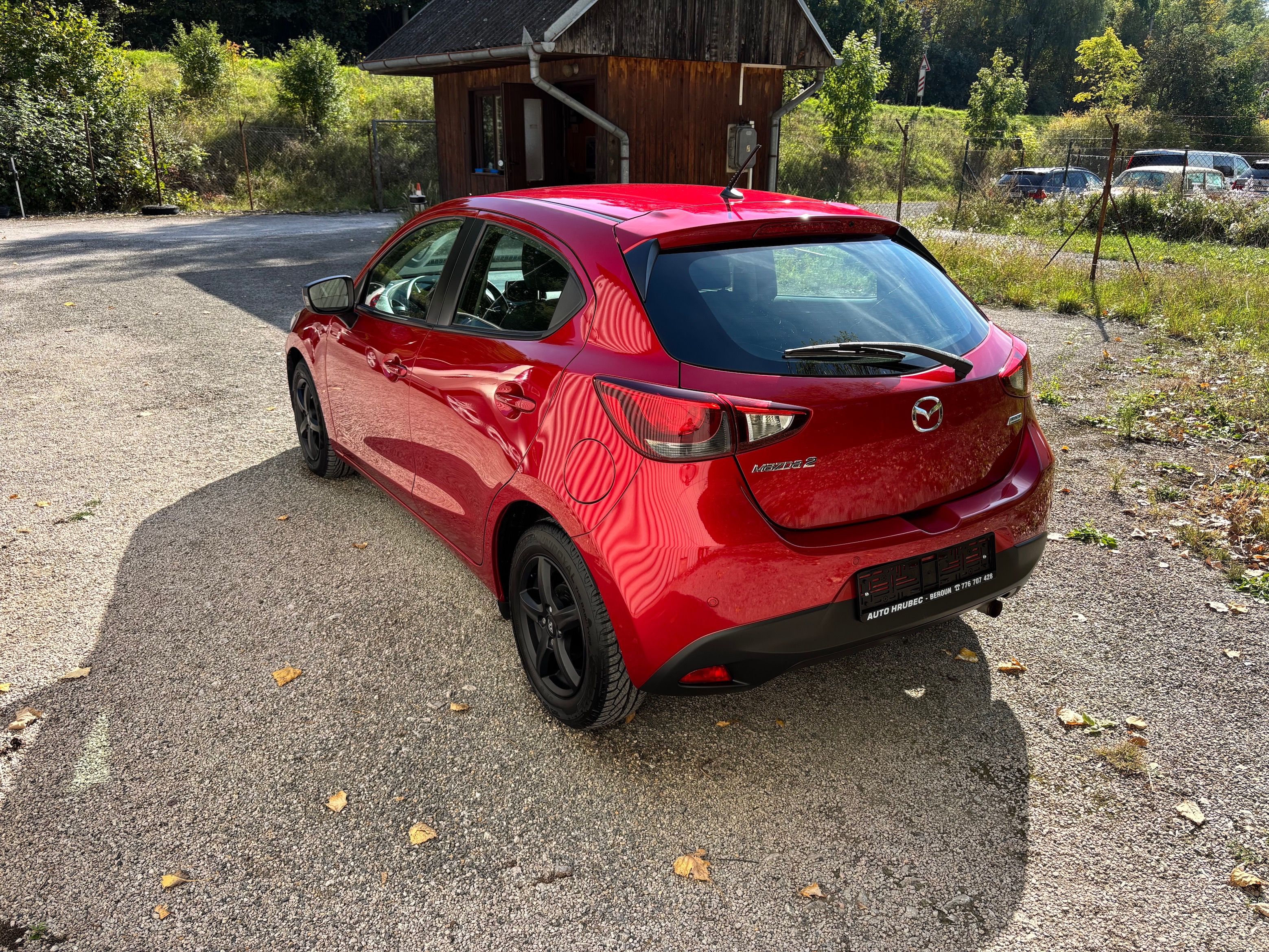 Mazda 2, 1.5 66 kW NEHAV.VÝHŘEV SEDADEL - fotka 4