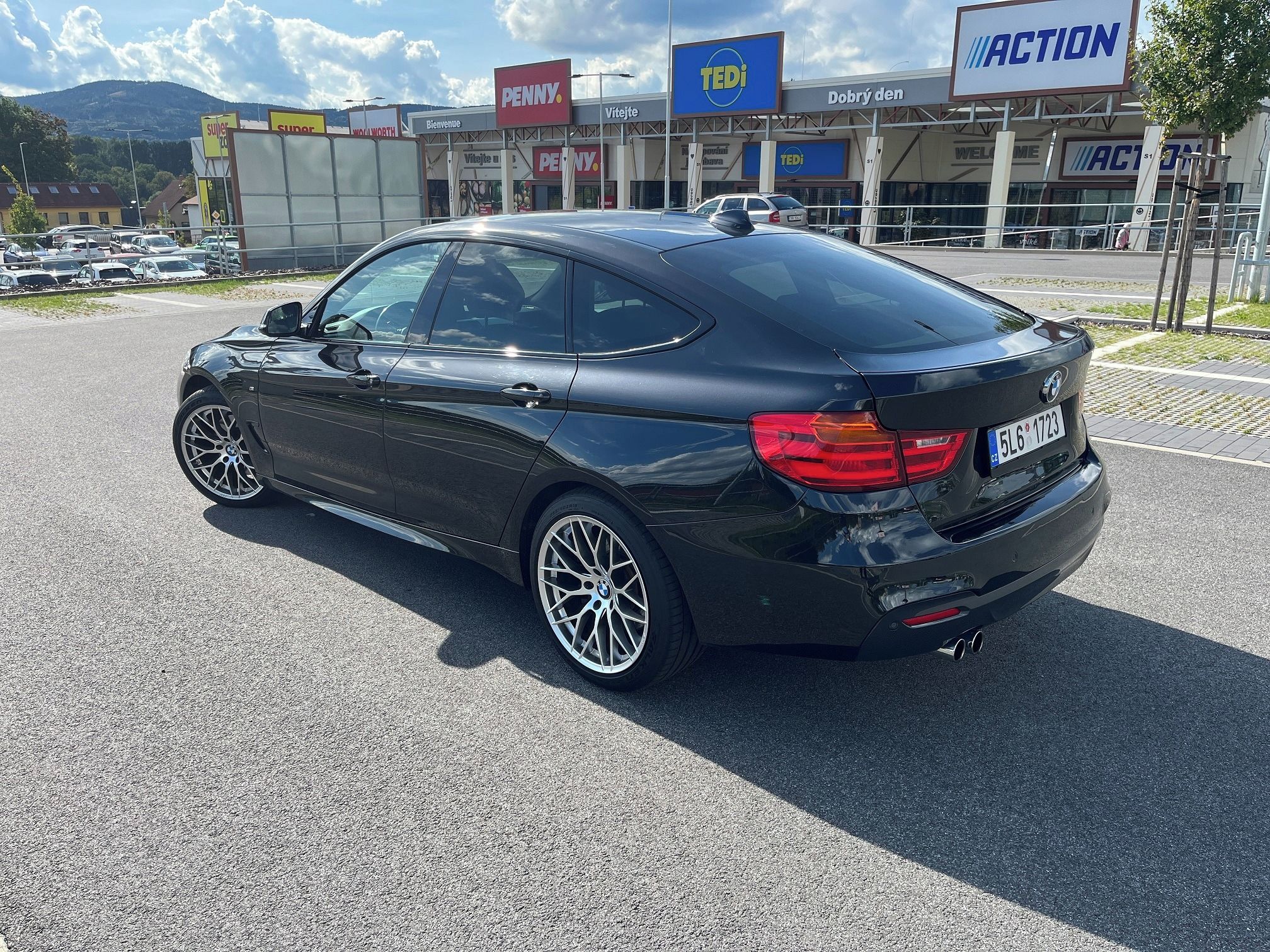 BMW Řada 3, 335d GT xDrive M-packet Shadow - fotka 3