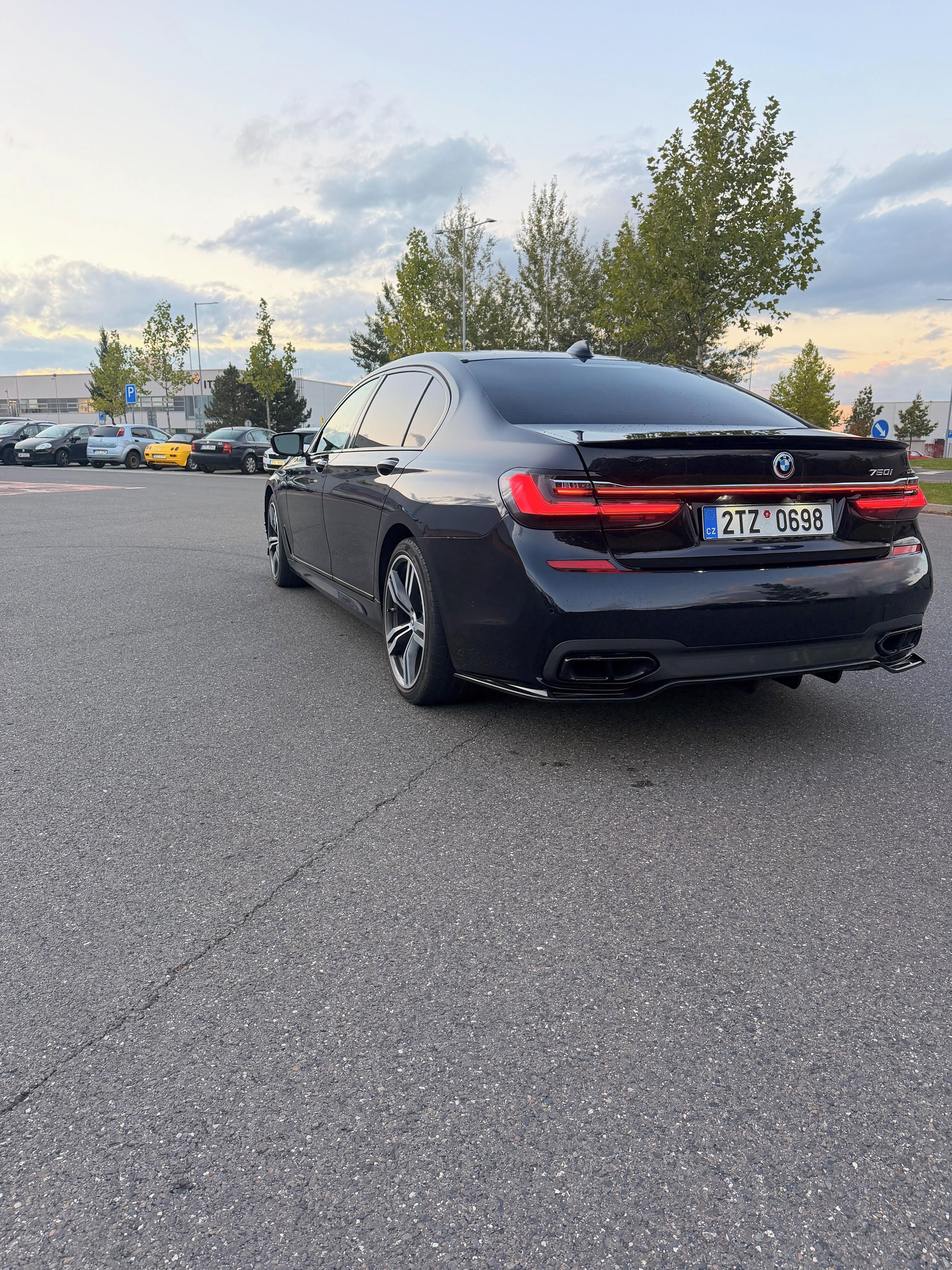 BMW Řada 7, BMW 750Li G12 | M Sport | FULL - fotka 3