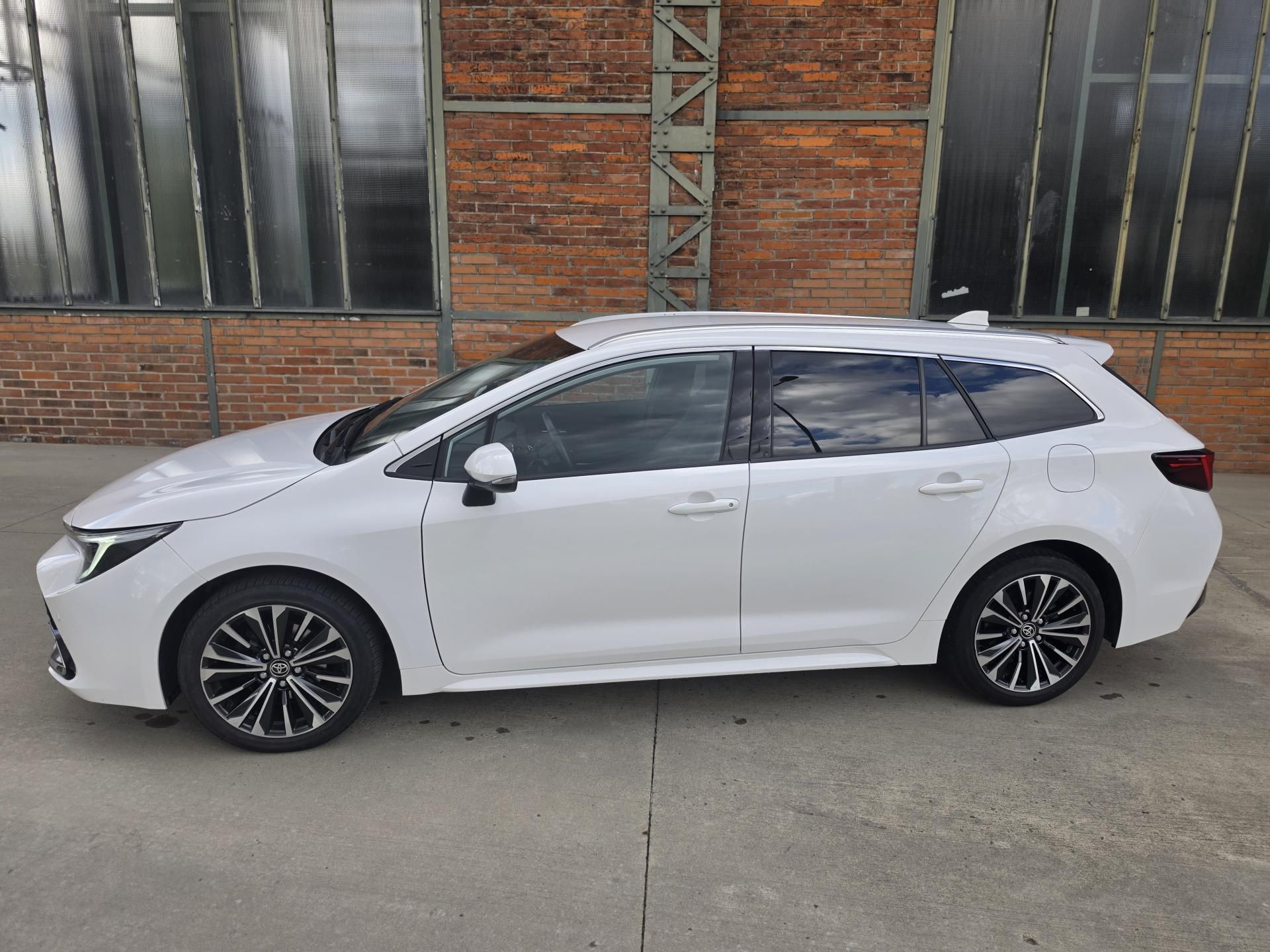 Toyota Corolla, Touring Sport Style 1,8 103kW - fotka 2