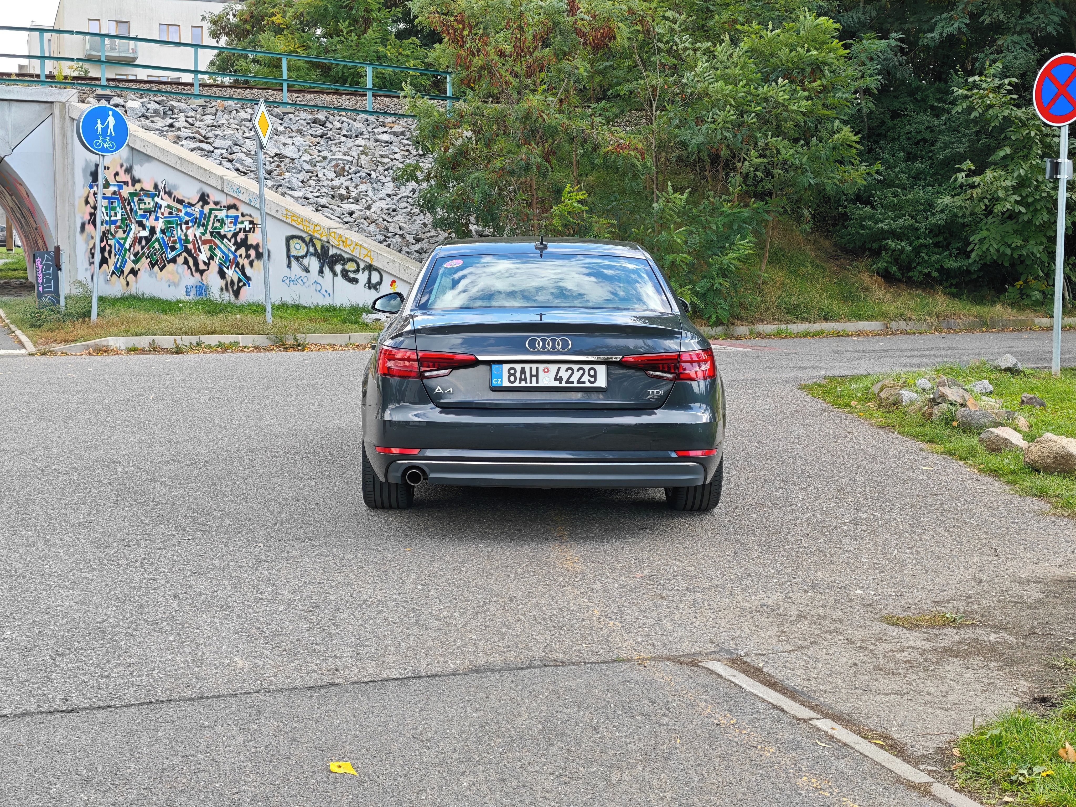 Audi A4, 2,0 TDI 110kW Sedan - B9 - fotka 5