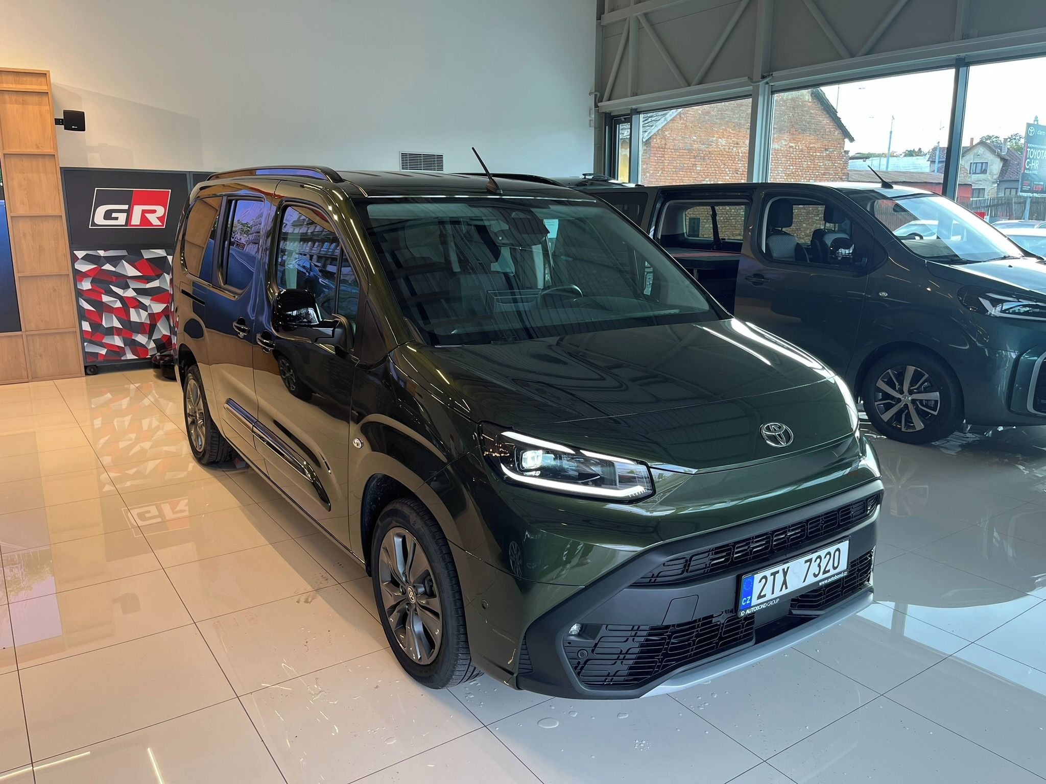 Toyota Proace City Verso, 1.5D 8AT VIP L2 7s TAŽNÉ - fotka 3