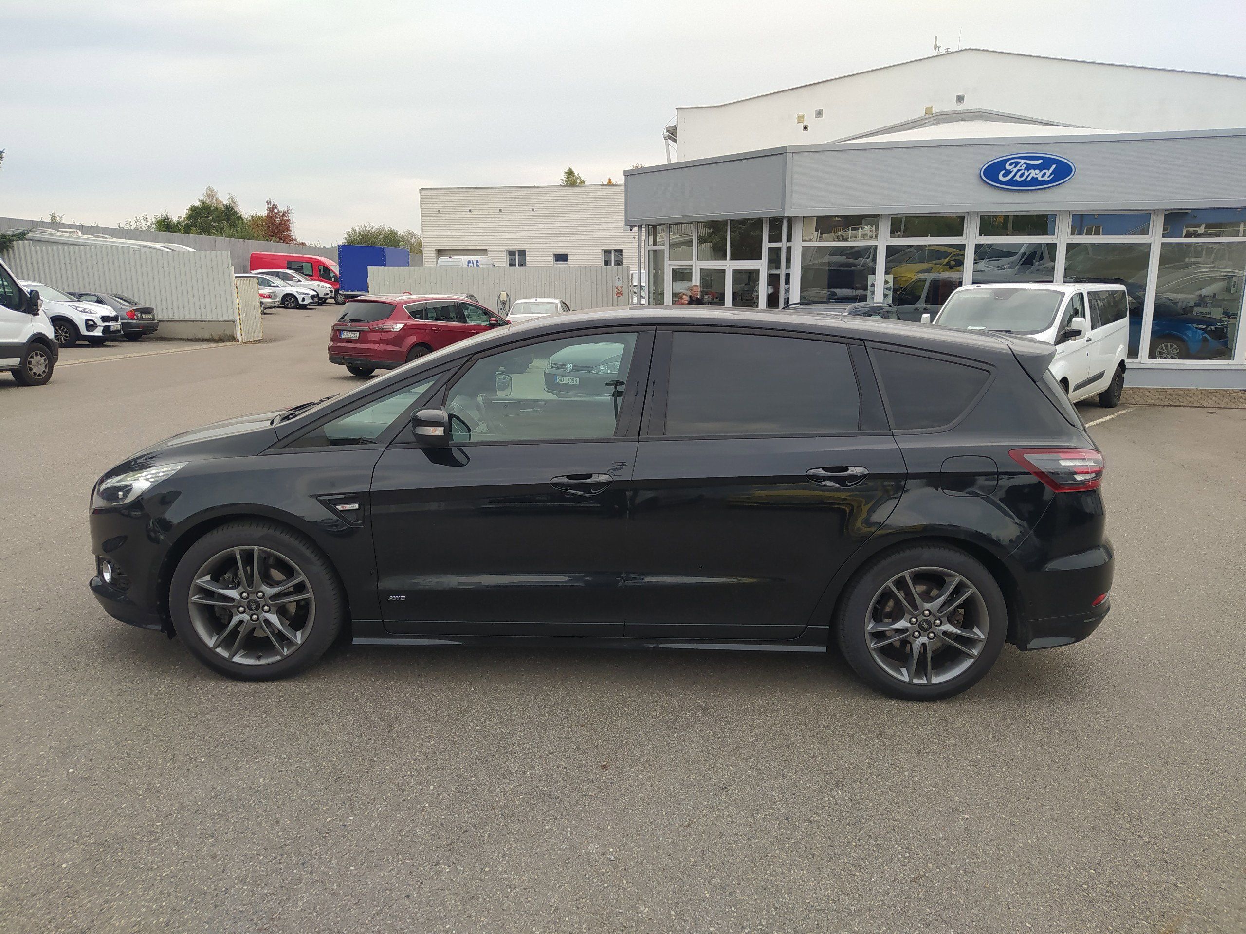 Ford S-MAX, 2.0 EcoBlue 140kW ST-line - fotka 2