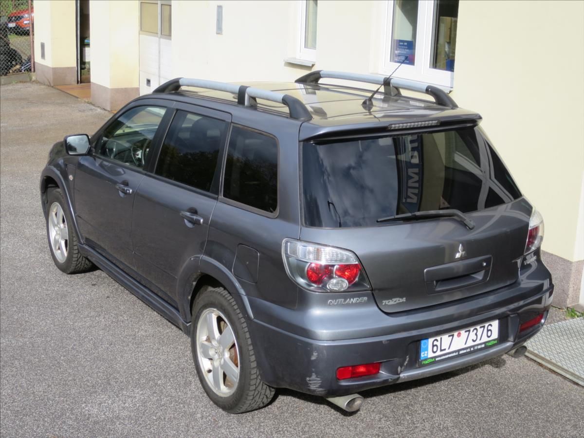 Mitsubishi Outlander, 2,0  Turbo - fotka 3